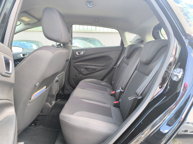 Ford Fiesta Titanium Sthz°SONY°BT°Klima°El.Fenster°CD — photo 8