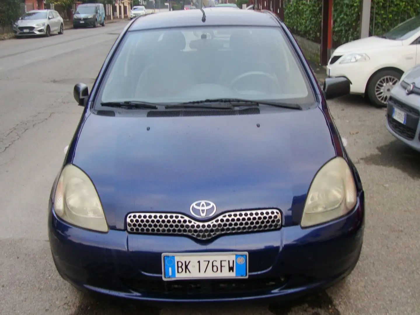 Toyota Yaris 5p 1.0 Benzina Bleu - 1
