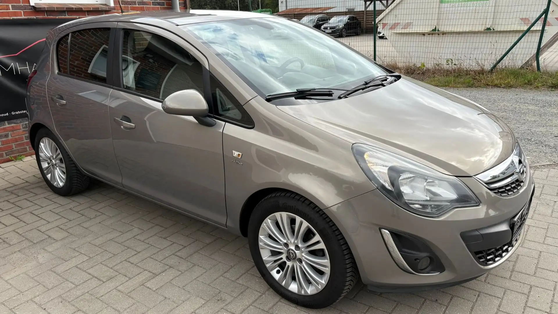 Opel Corsa Active 1.4*2.Hand*Navi*Sitzhzg*PDC*Finanzierung* Bronze - 2