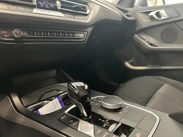 BMW 1 Series view 10