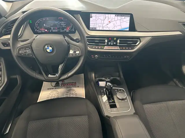 BMW 1 Series view 11