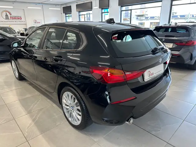 BMW 1 Series view 6