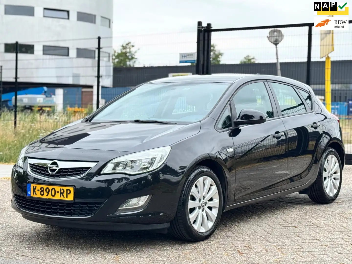 Opel Astra 1.6 Selection/PSENSOR/STOELVERW/AIRCO/CRUISE/LAGE Чёрный - 1