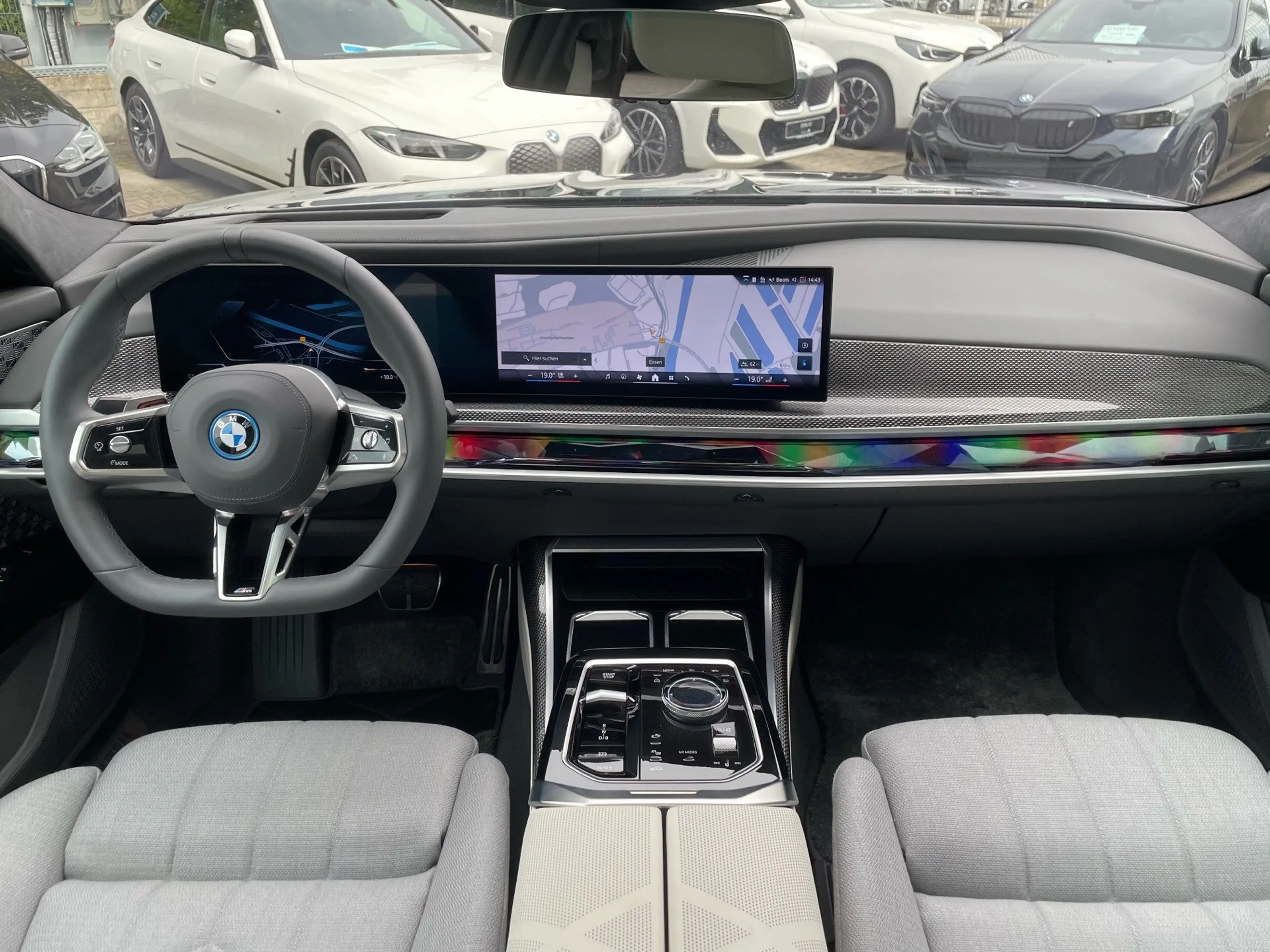 BMW i7 xDrive60 Limo M Sport || Execu.Lou.Sit. elTüren — photo 3