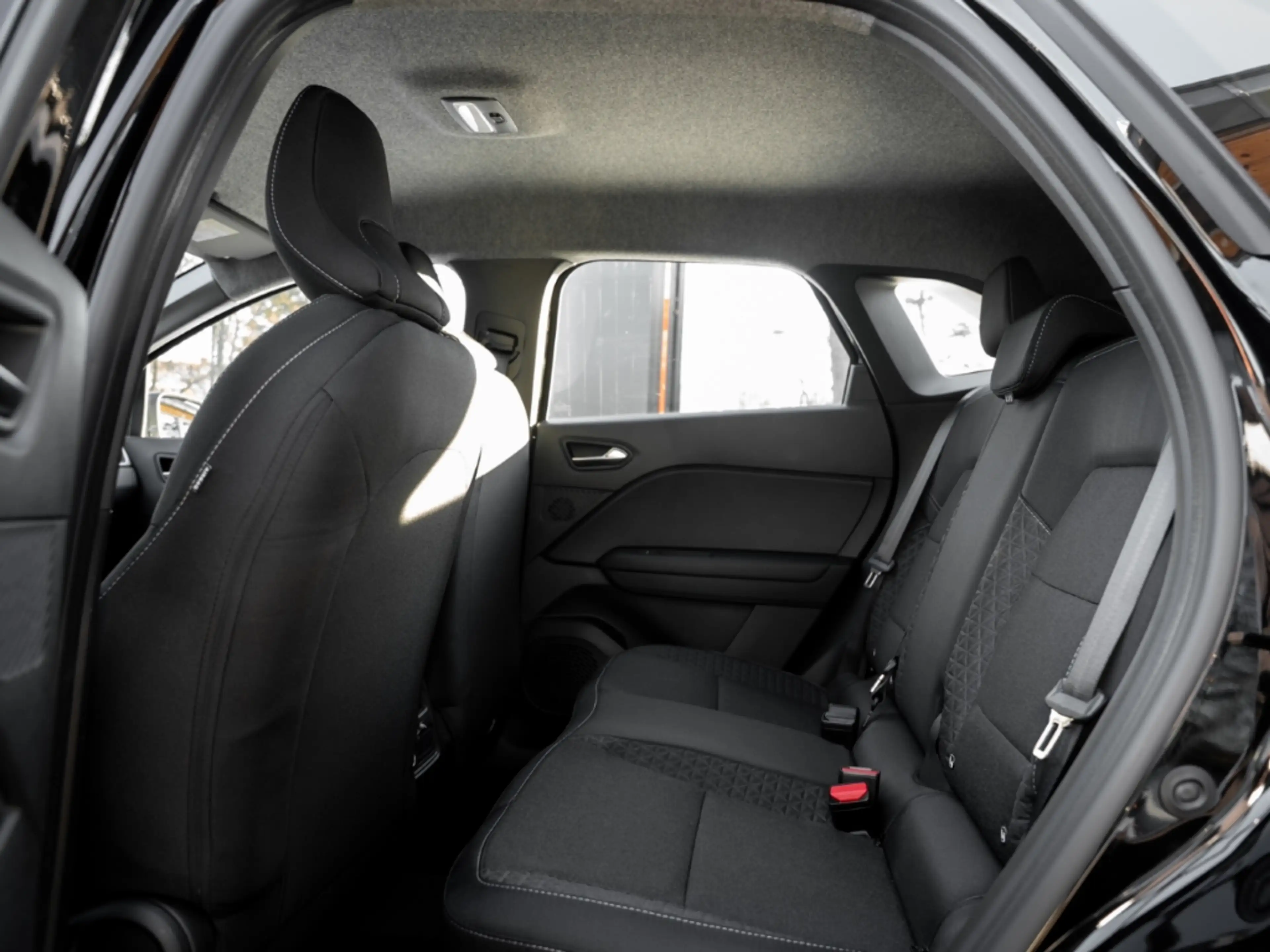 Mitsubishi Grandis Diamant Plus Klimaautom LED DAB Digitales Cockpit — photo 8
