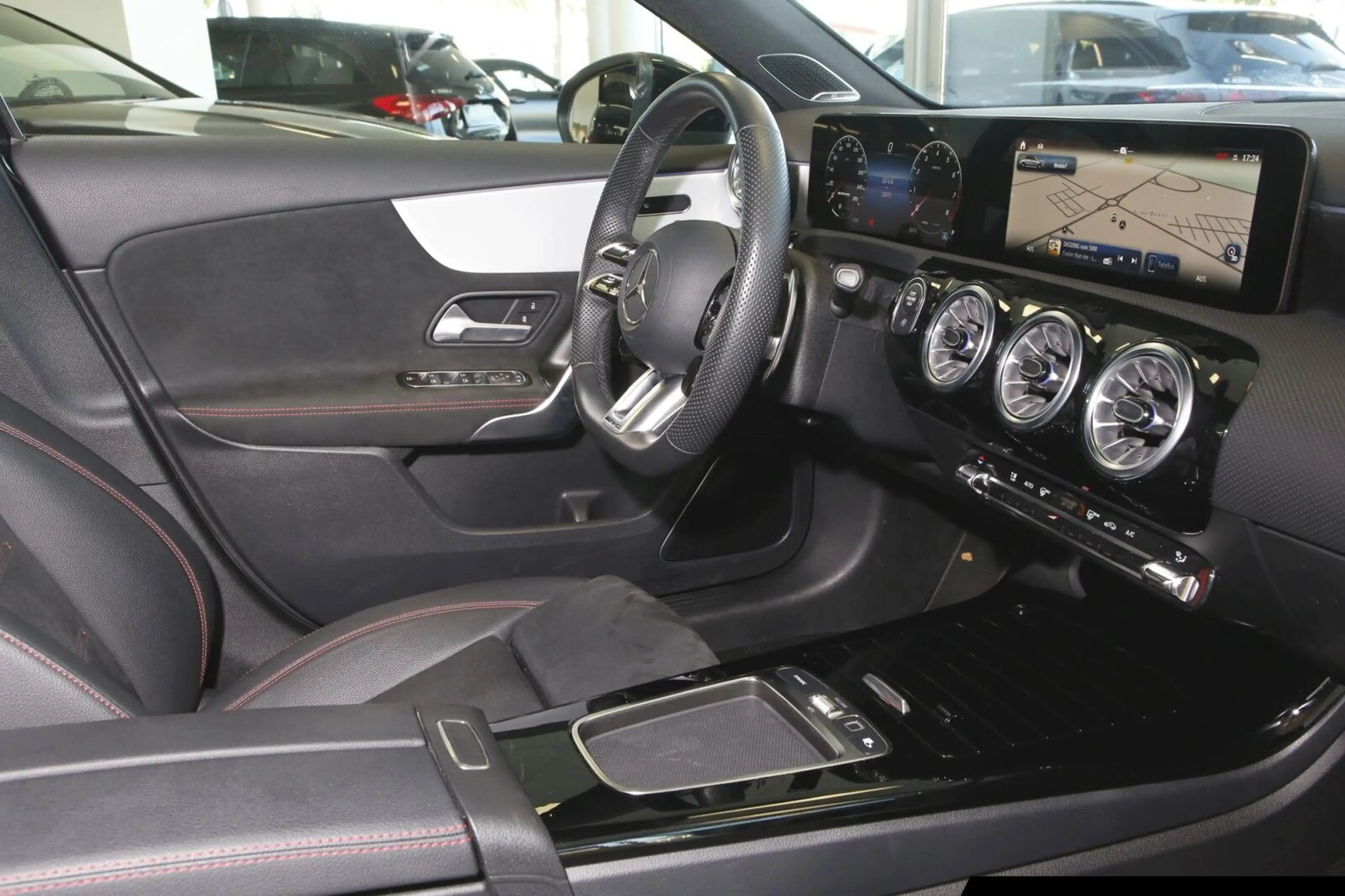Mercedes-Benz A 35 AMG AMG A 35 4M Pano/Night/Burmes./Multibeam LED Navi — photo 8