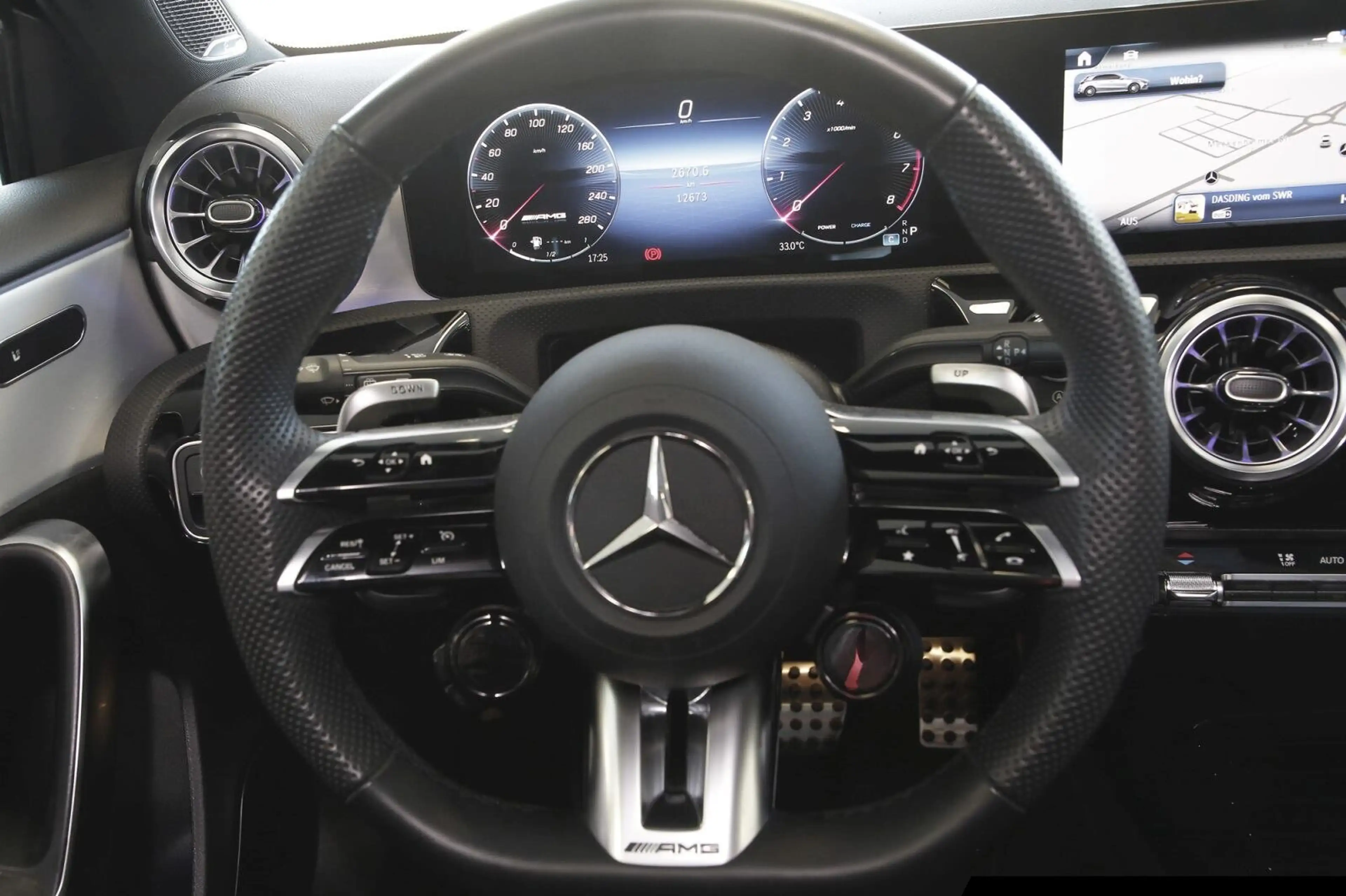Mercedes-Benz A 35 AMG AMG A 35 4M Pano/Night/Burmes./Multibeam LED Navi — photo 13