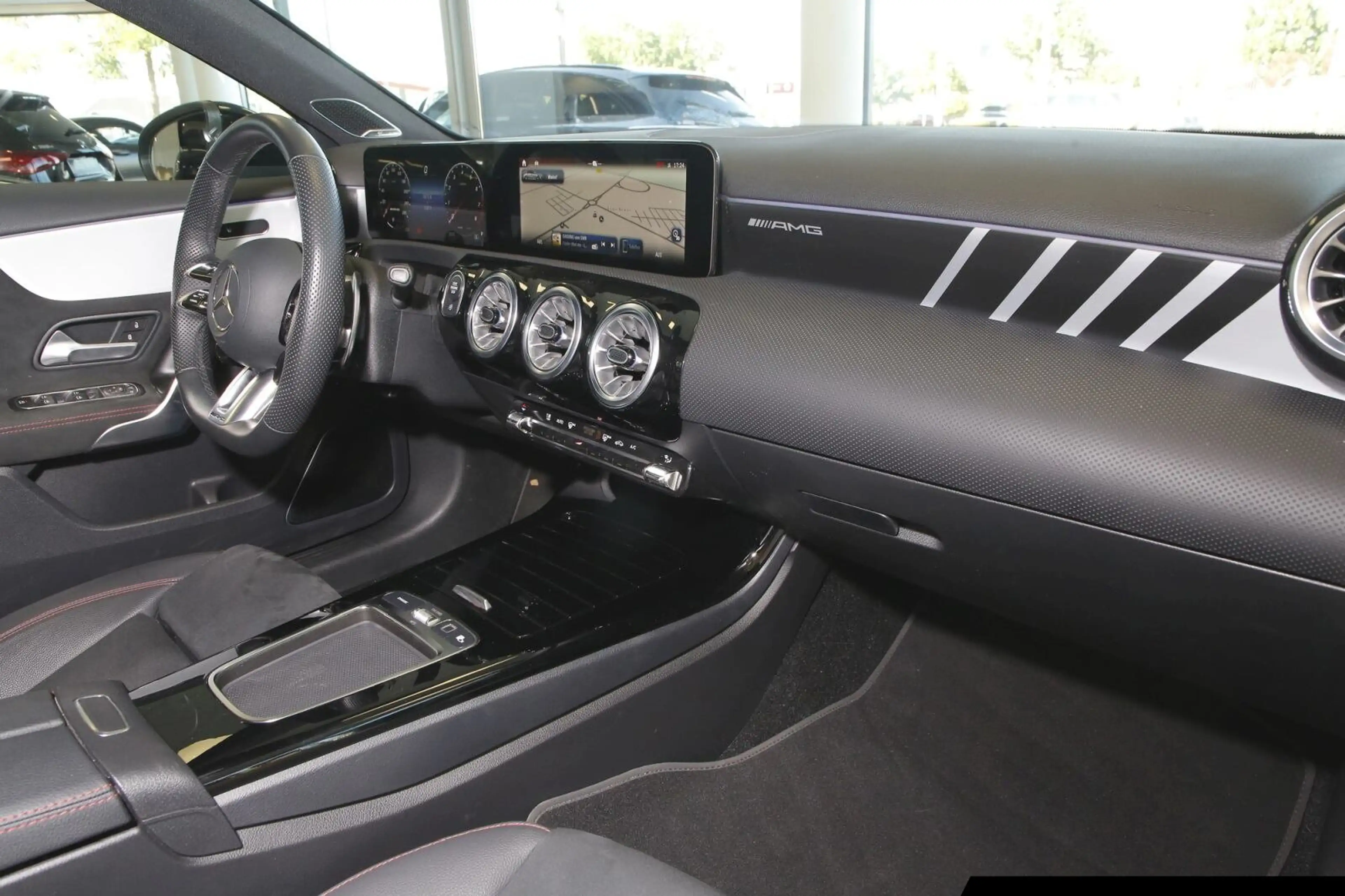 Mercedes-Benz A 35 AMG AMG A 35 4M Pano/Night/Burmes./Multibeam LED Navi — photo 7