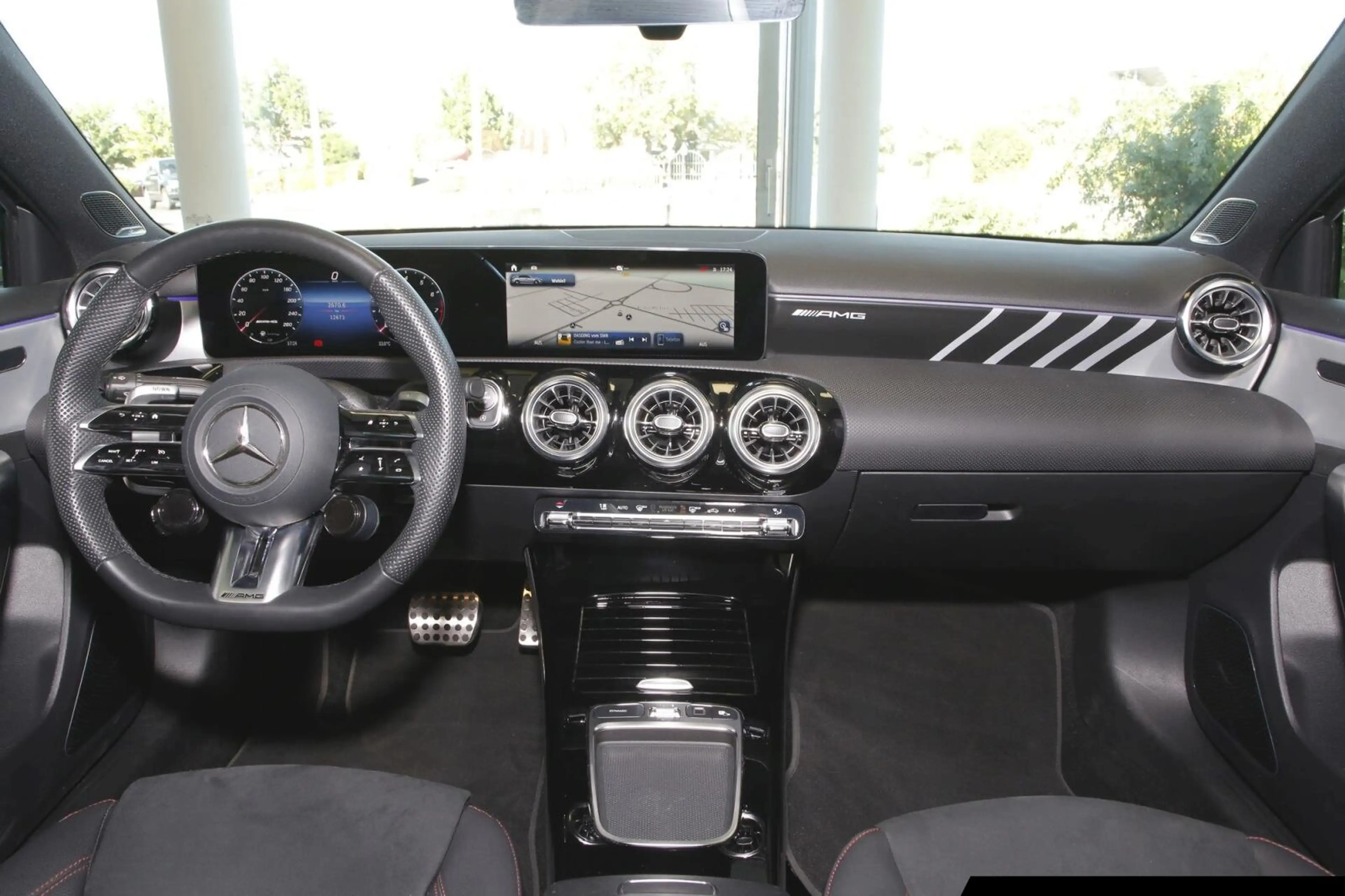 Mercedes-Benz A 35 AMG AMG A 35 4M Pano/Night/Burmes./Multibeam LED Navi — photo 10