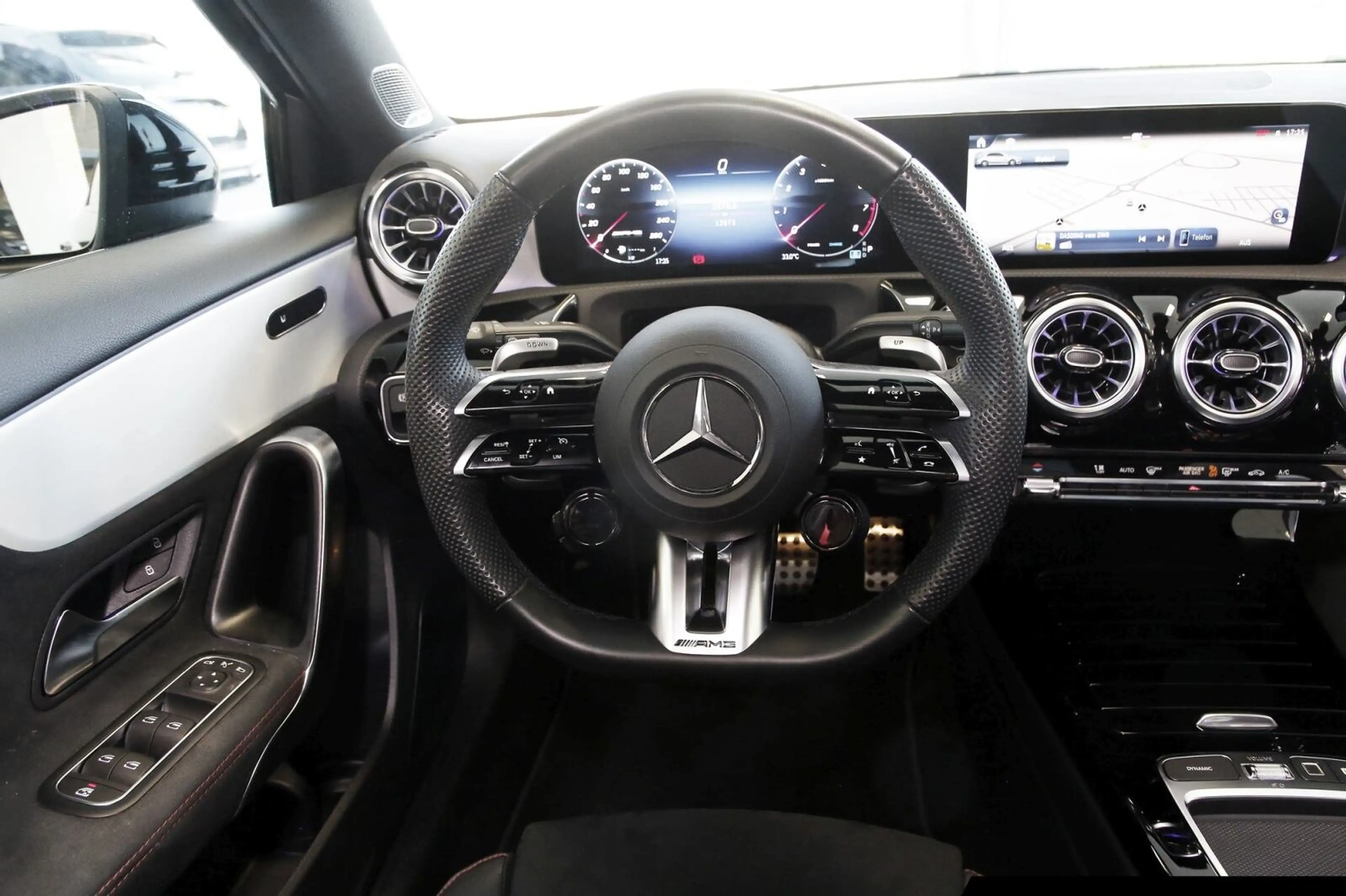 Mercedes-Benz A 35 AMG AMG A 35 4M Pano/Night/Burmes./Multibeam LED Navi — photo 12