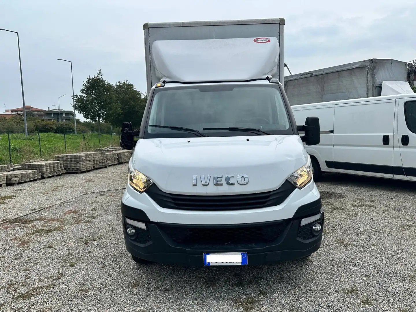 Iveco Daily 35.12 lung.  cassa 4.20 mt  EURO 6b !! Bianco - 2