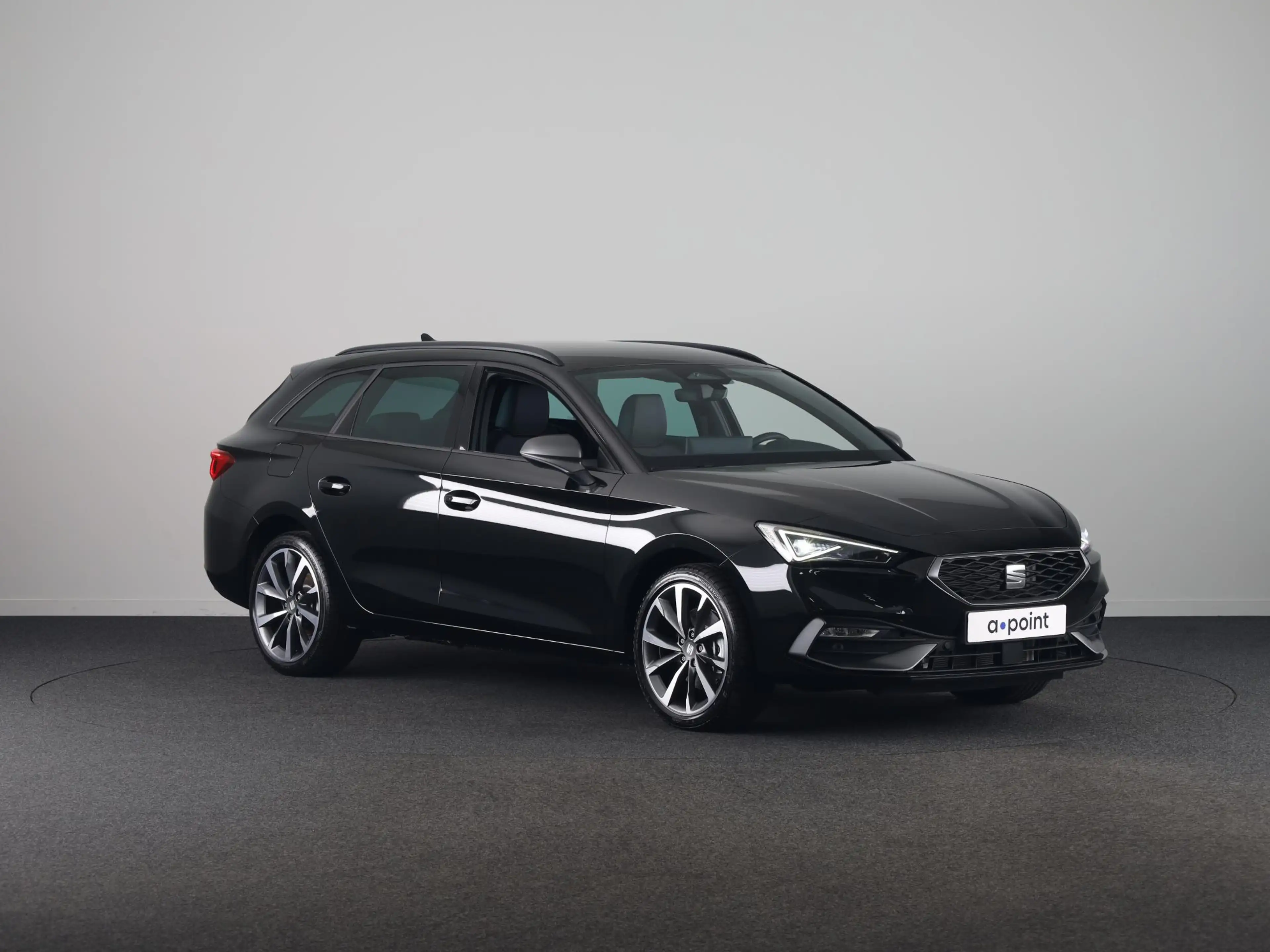 SEAT Leon e-Hybrid Sportstourer 1.5 TSI FR Business 204 pk — photo 6