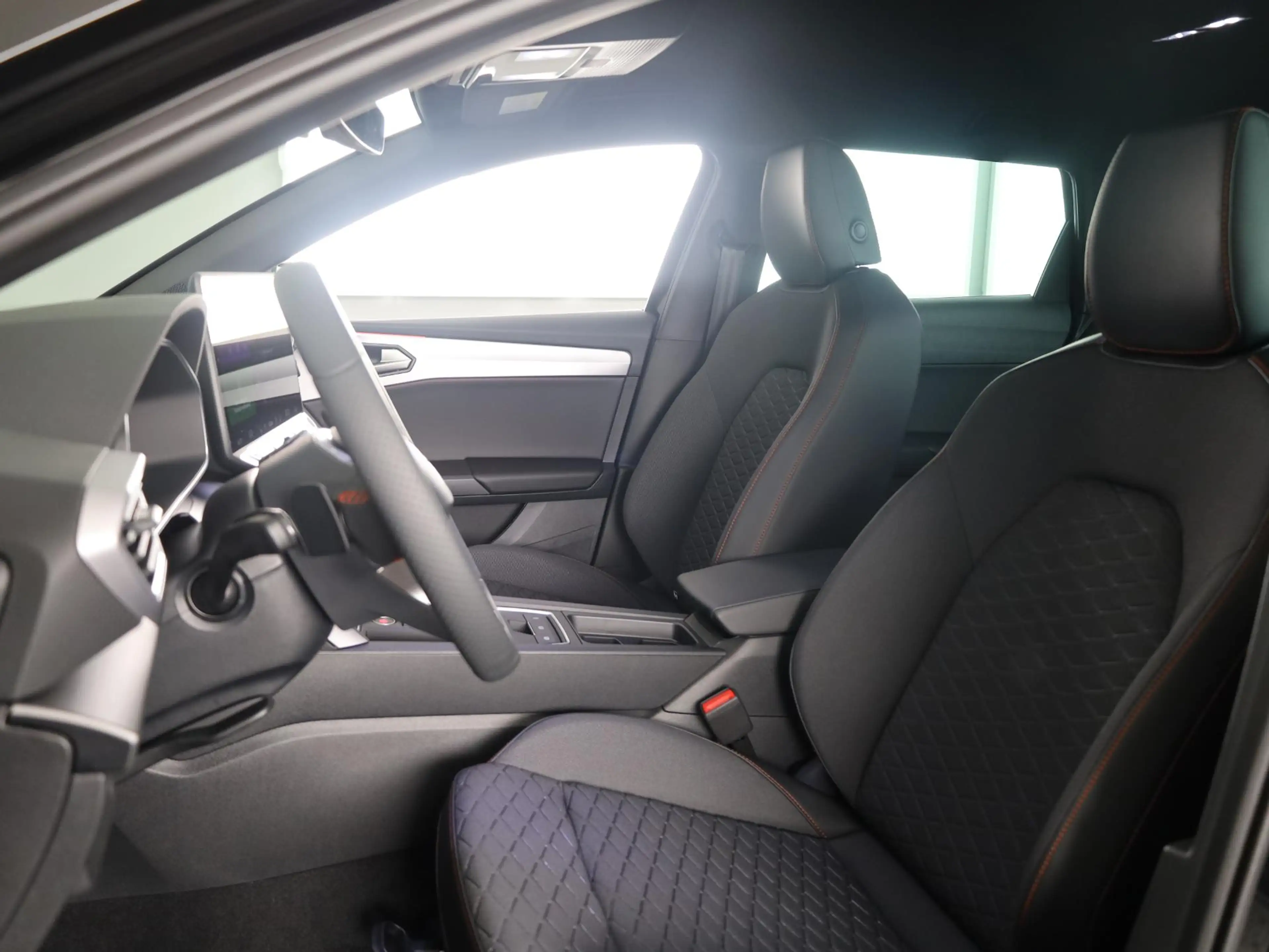 SEAT Leon e-Hybrid Sportstourer 1.5 TSI FR Business 204 pk — photo 8