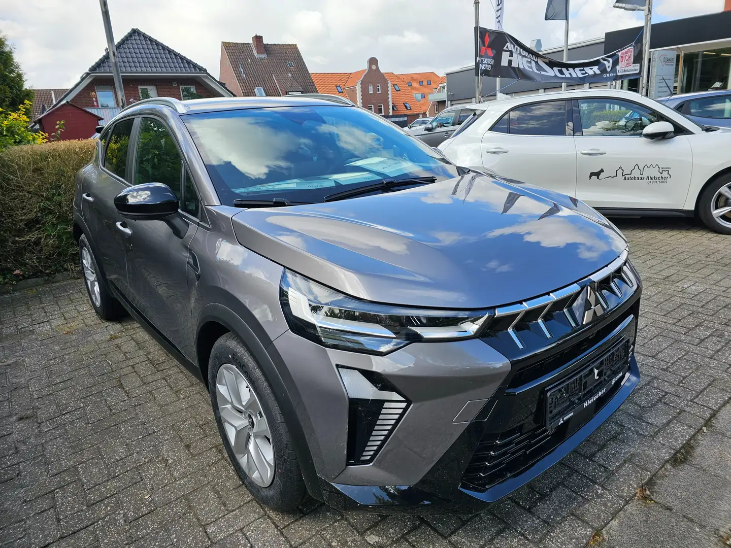 Mitsubishi ASX PLUS 1.3 T-Benziner 6-Gang Grau - 2