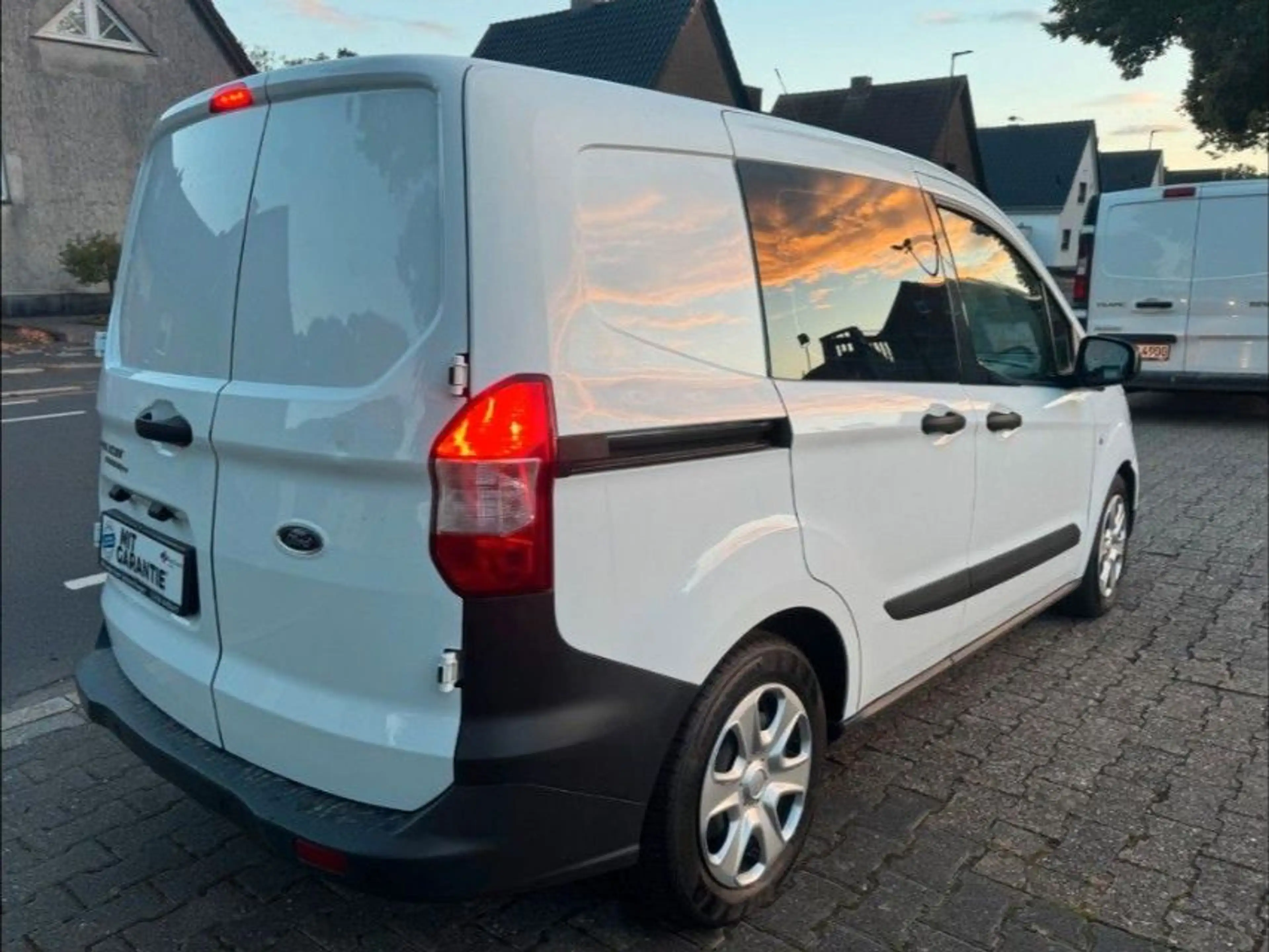 Ford Transit Courier Trend — photo 4
