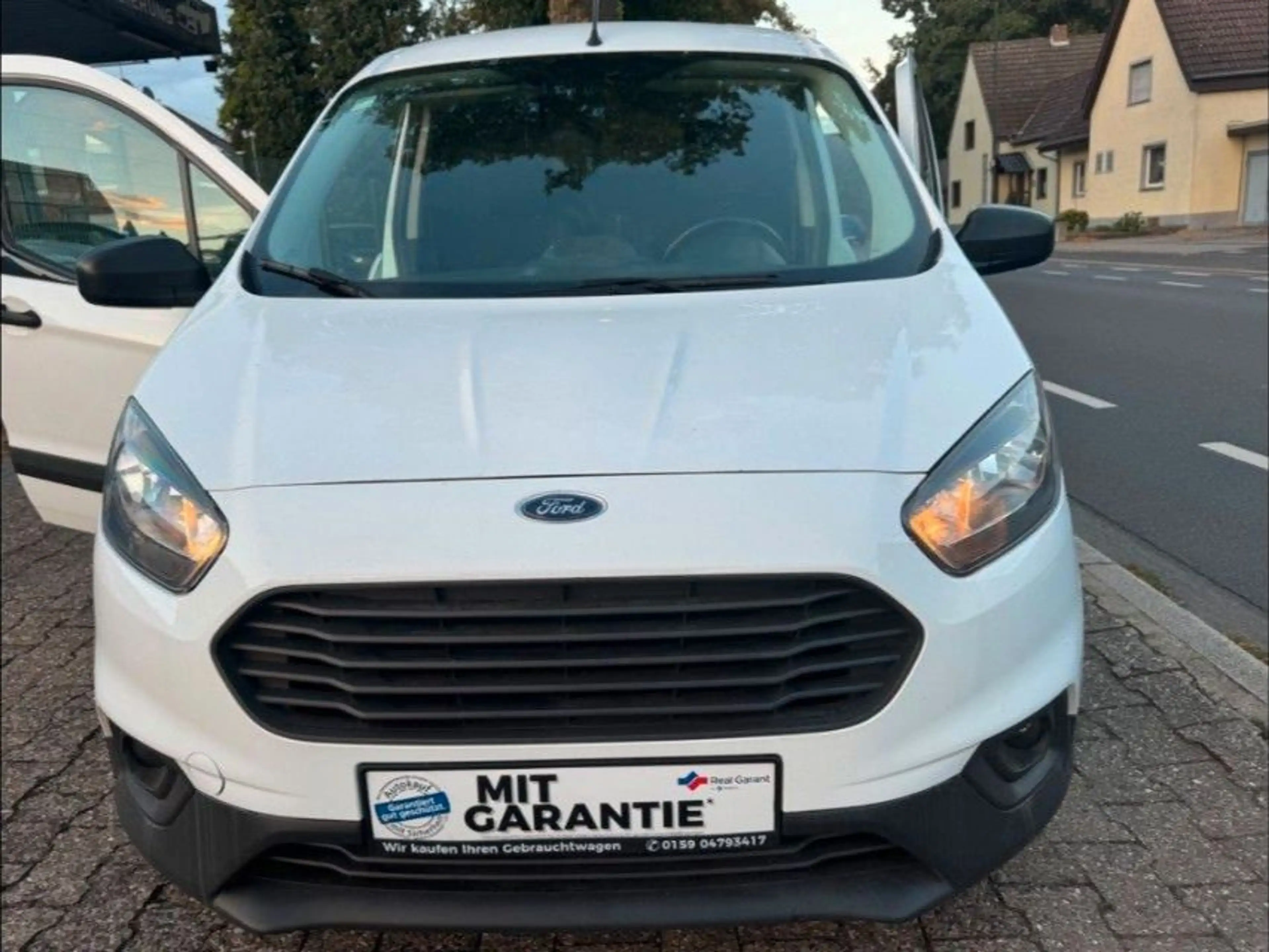 Ford Transit Courier Trend — photo 11