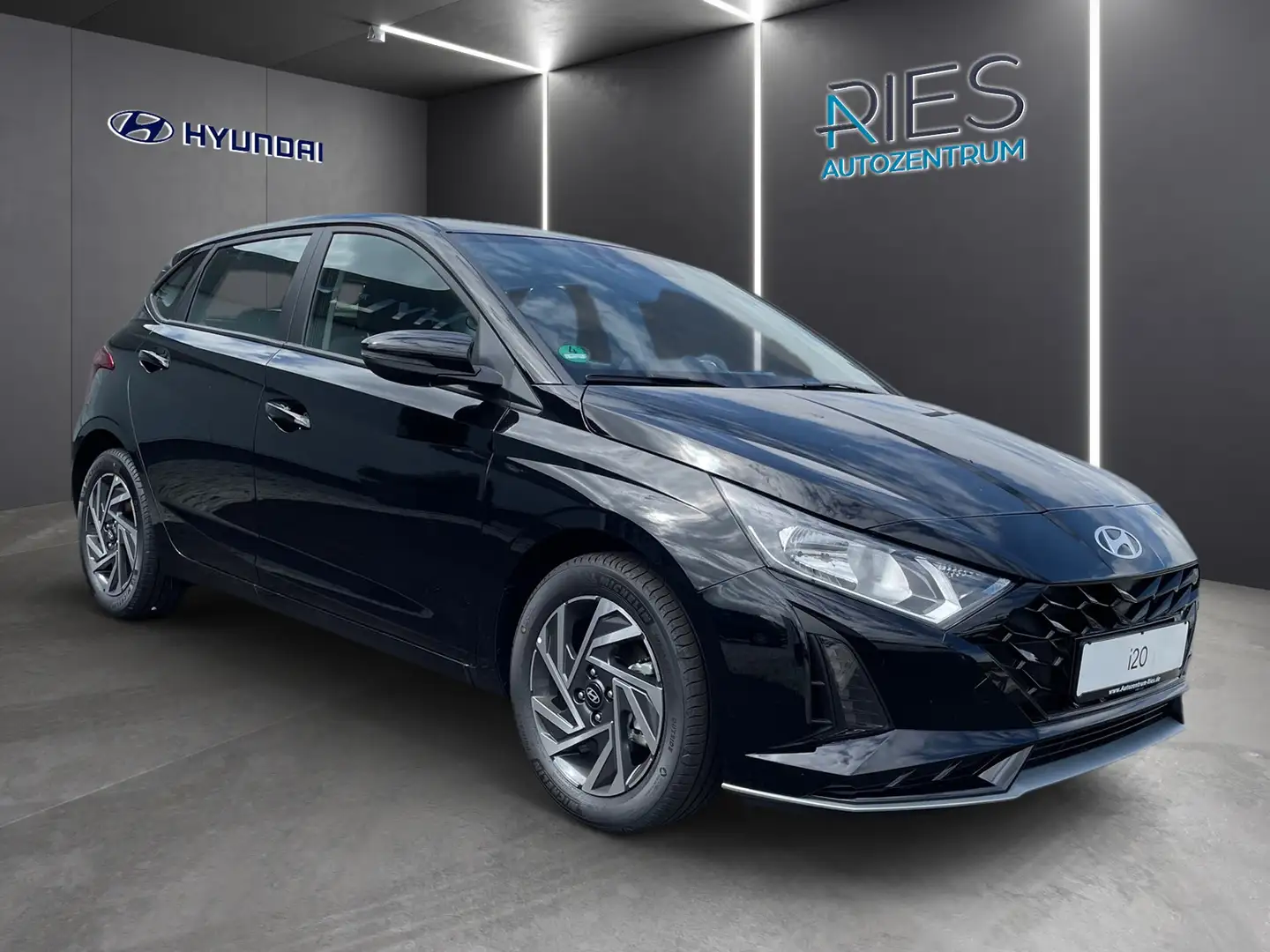 Hyundai i20 1.0 T-GDI Trend *Navi*KlimaA*SHZ*Virtual*PDC Schwarz - 2