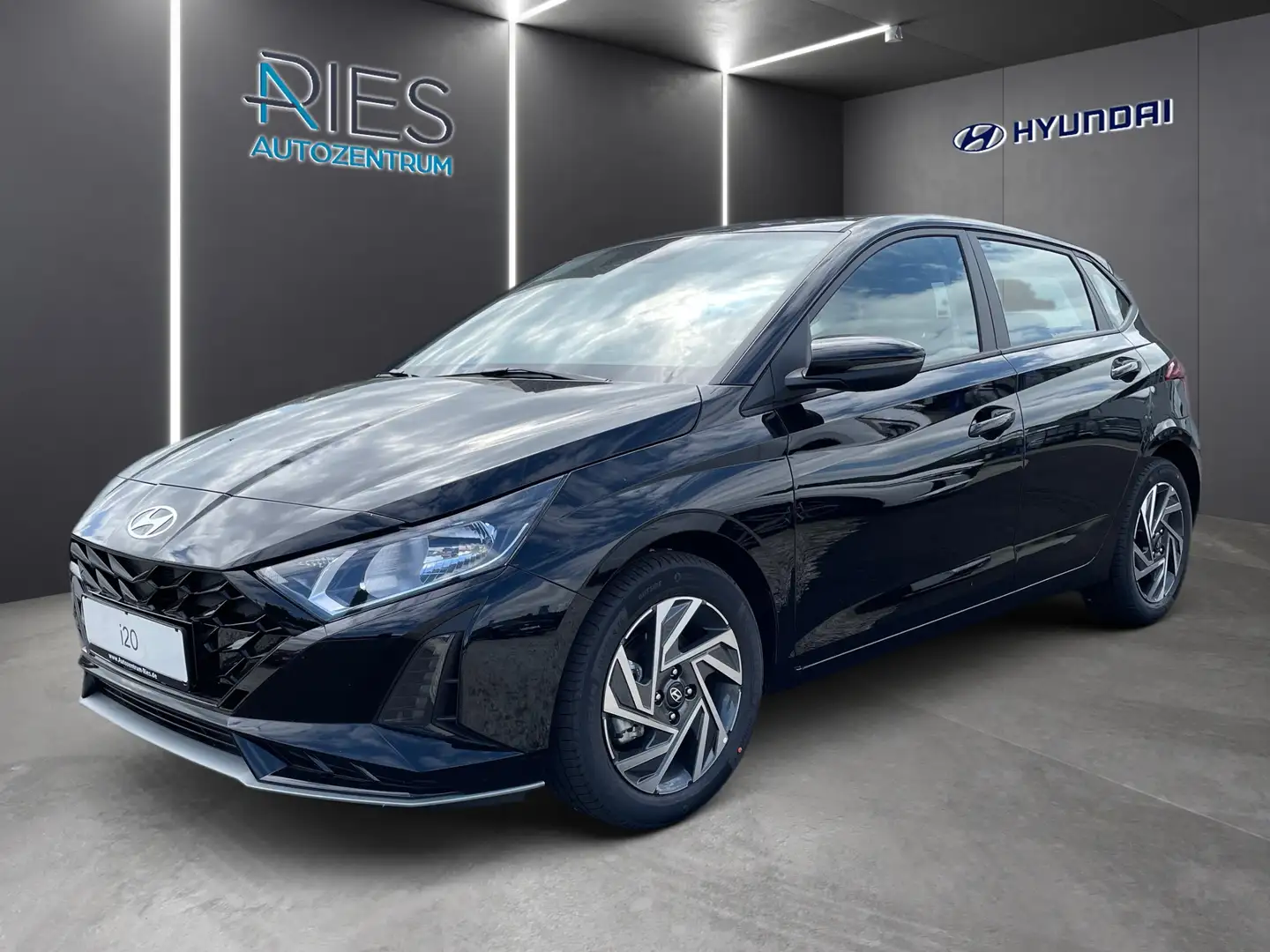 Hyundai i20 1.0 T-GDI Trend *Navi*KlimaA*SHZ*Virtual*PDC Schwarz - 1