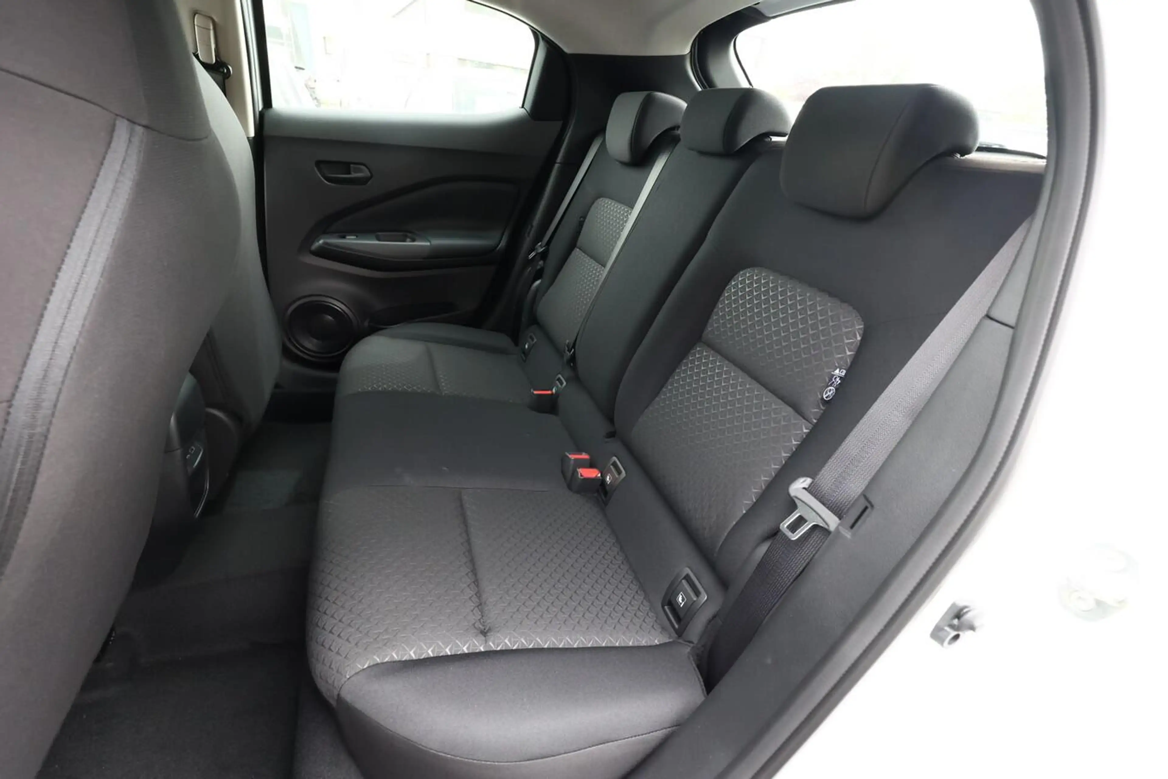 Nissan Juke Hybrid Acenta KomfortP SHZ LED Kam CarP BT 69 k... — photo 10