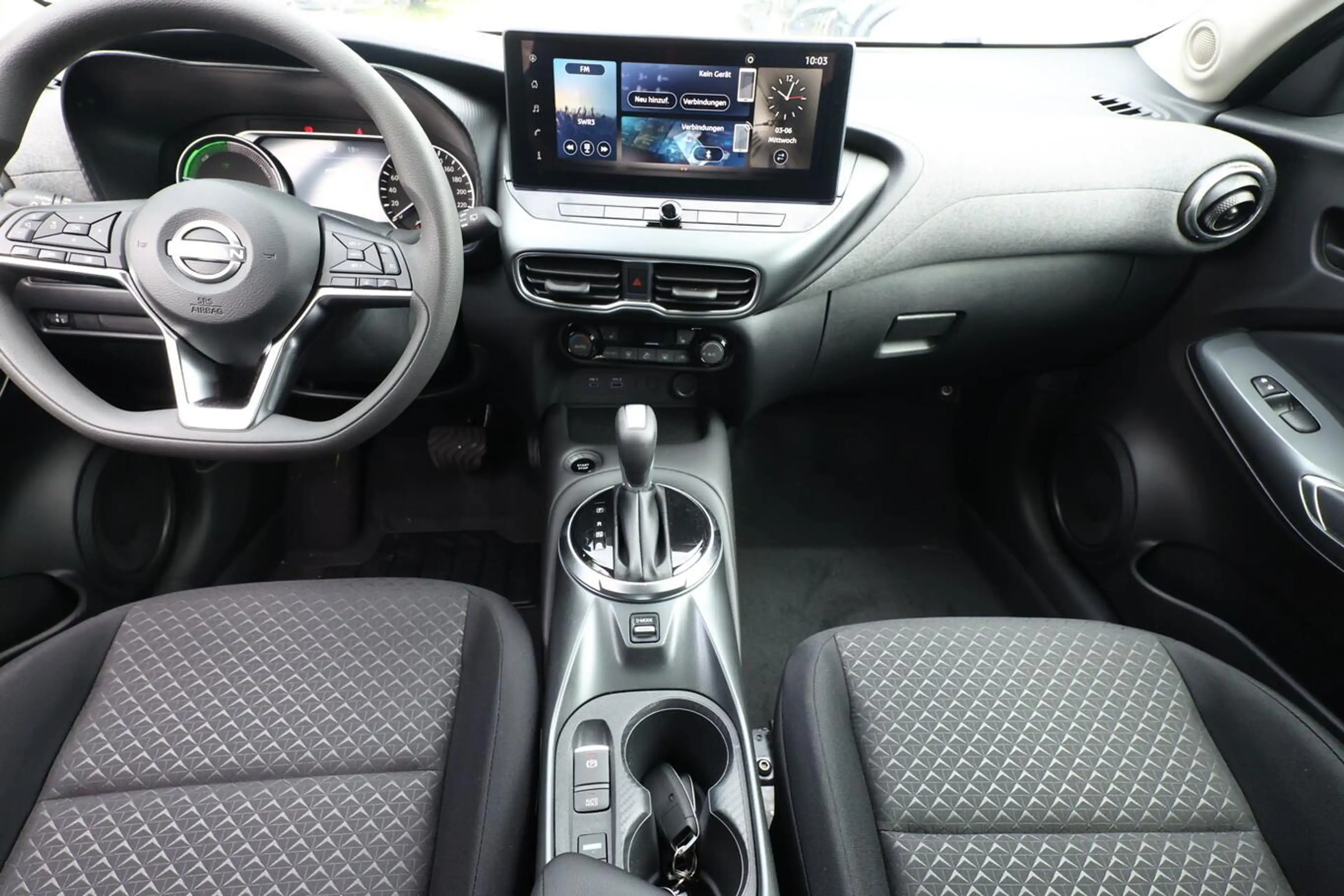 Nissan Juke Hybrid Acenta KomfortP SHZ LED Kam CarP BT 69 k... — photo 8