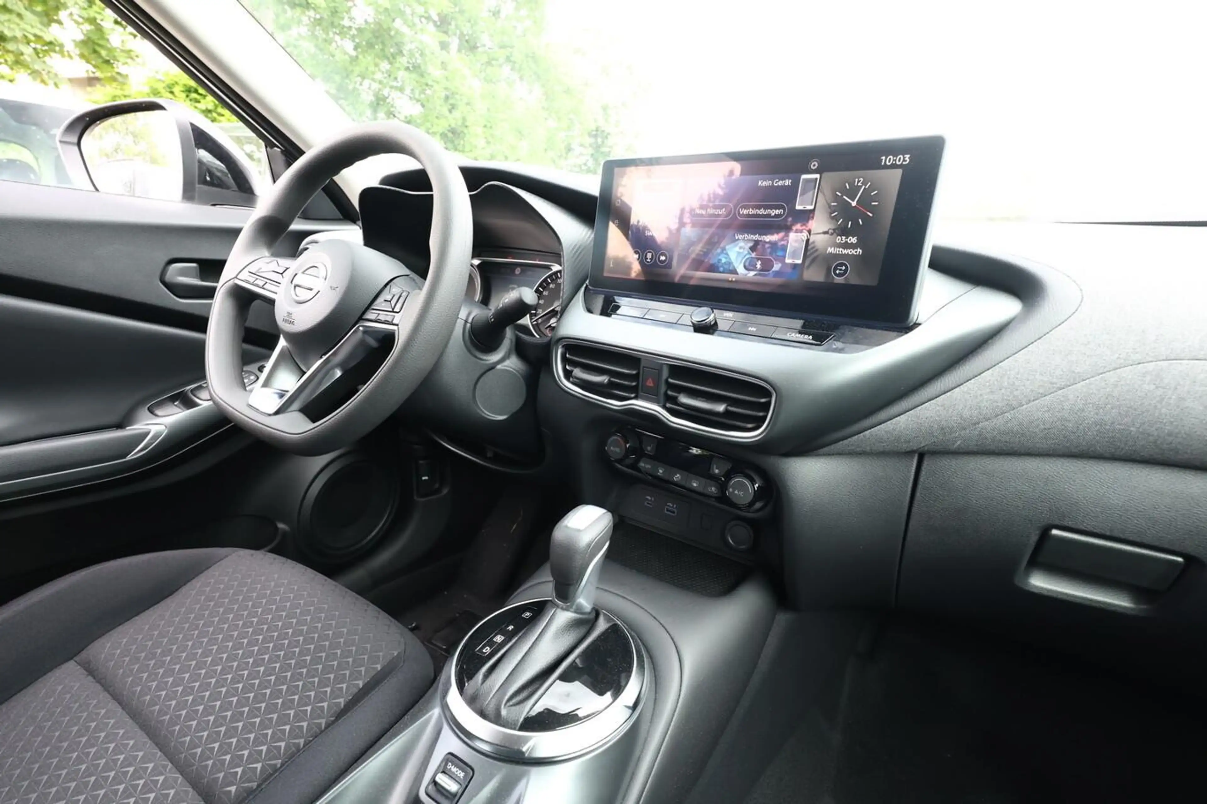 Nissan Juke Hybrid Acenta KomfortP SHZ LED Kam CarP BT 69 k... — photo 9