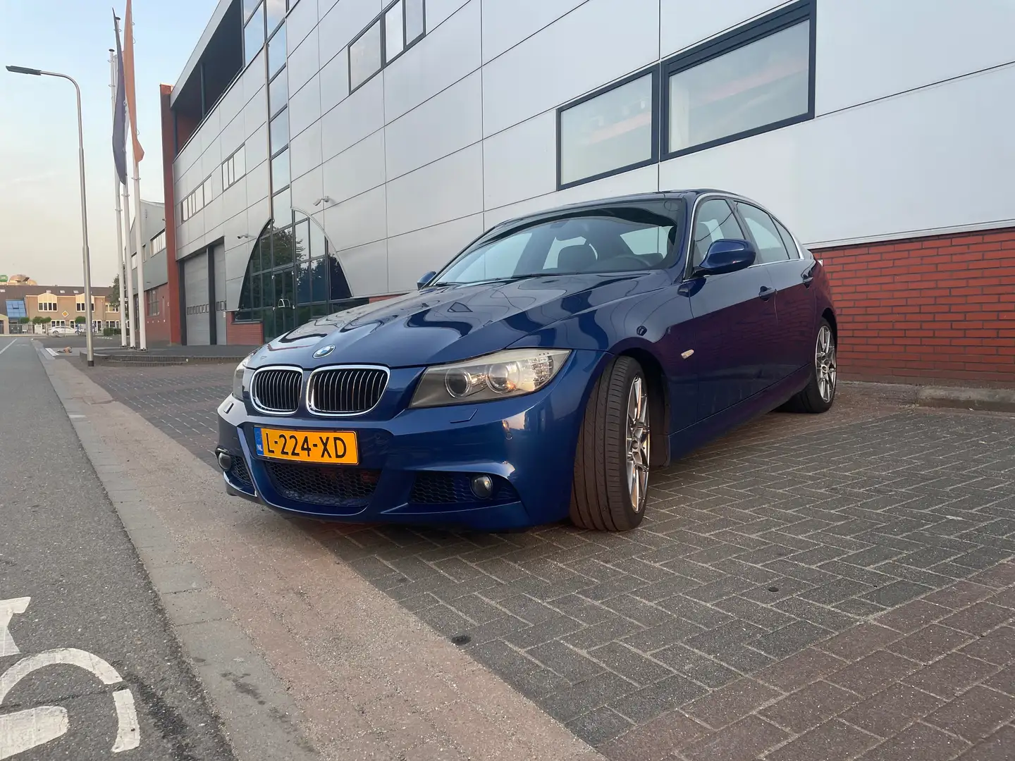 BMW 320 320 2.0L M pakket Blauw - 1