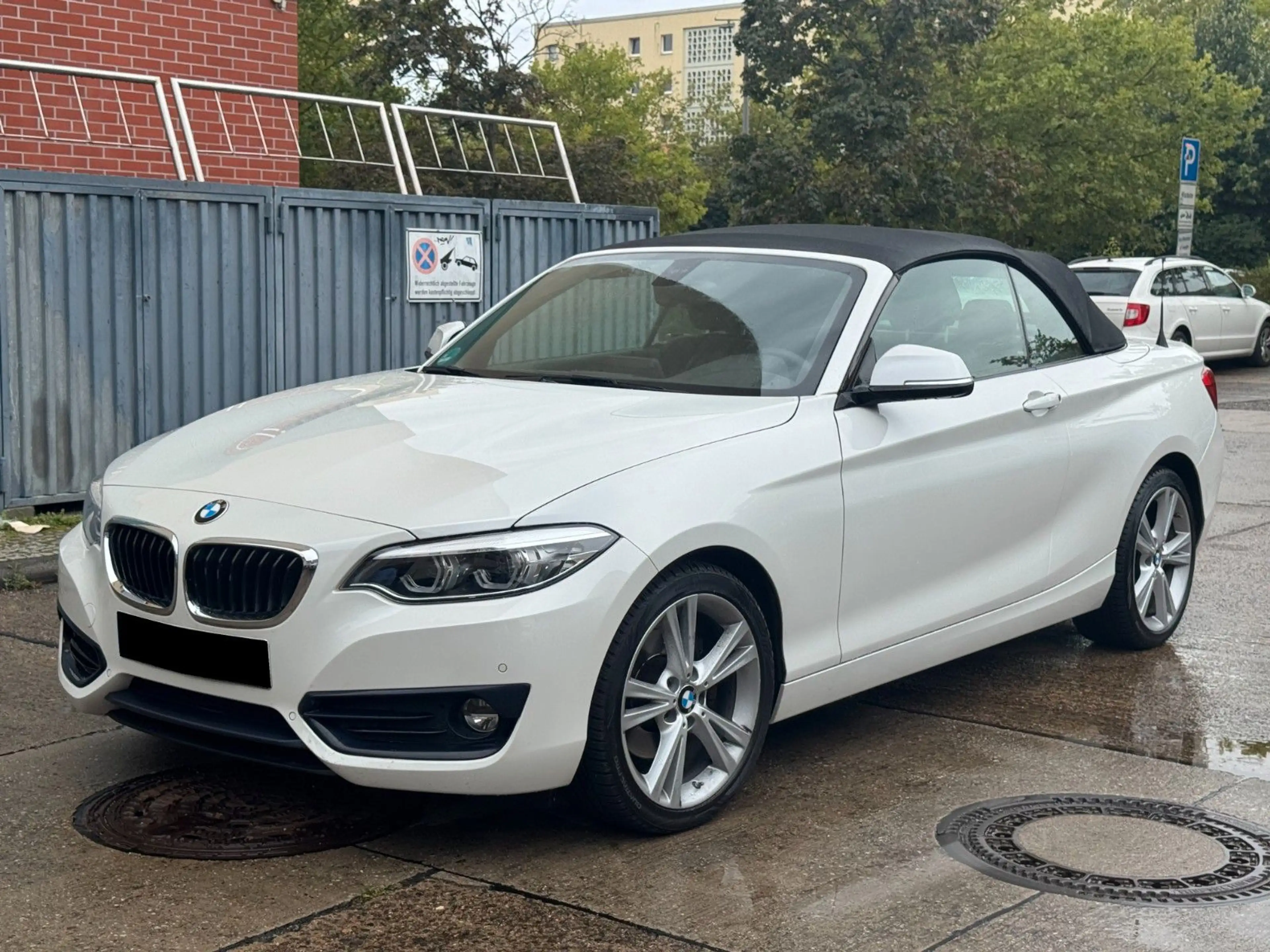 BMW 220 i Cabrio Sport Line Harman-Kardon PDC AUTOM. — photo 2