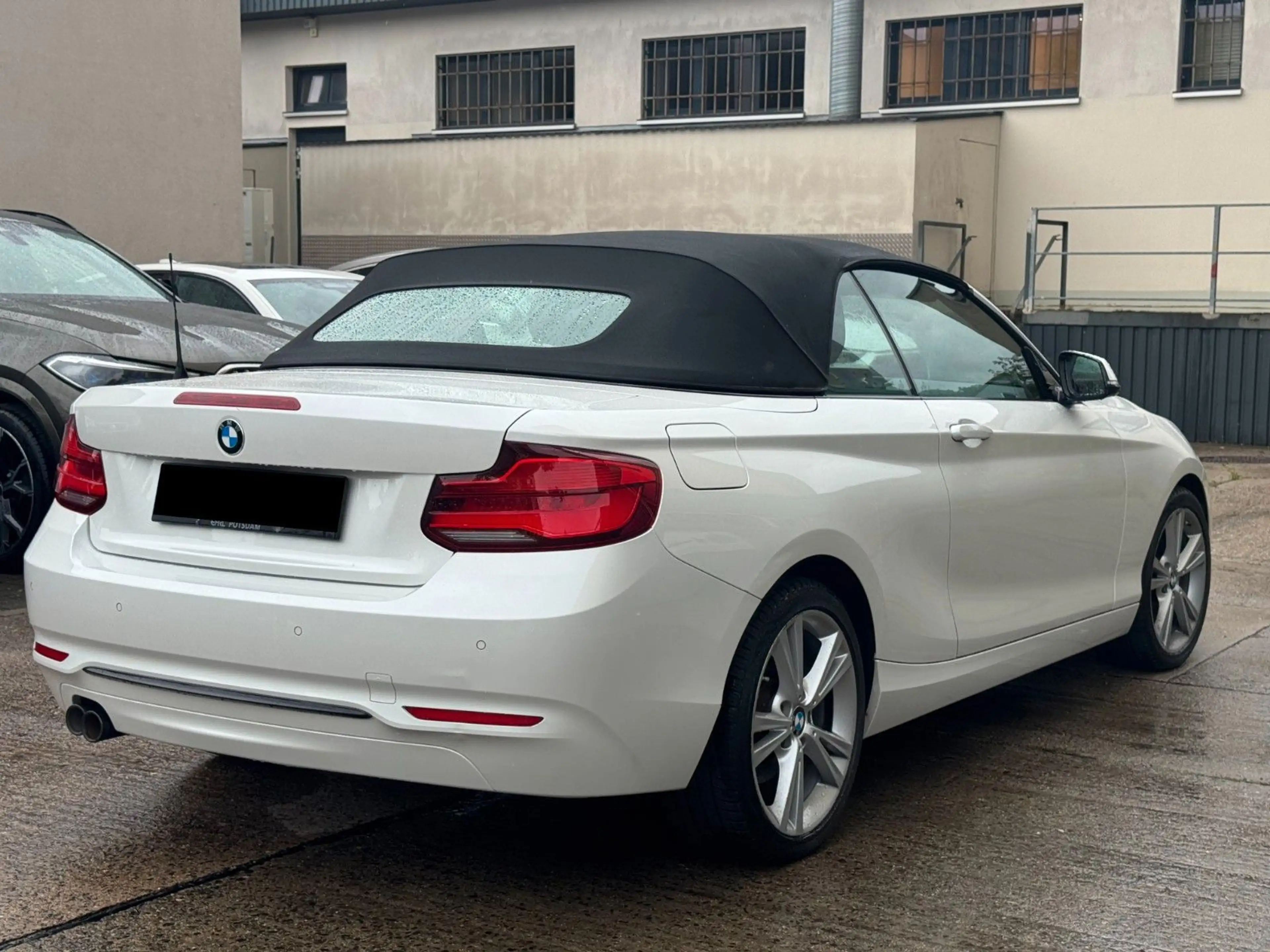 BMW 220 i Cabrio Sport Line Harman-Kardon PDC AUTOM. — photo 5