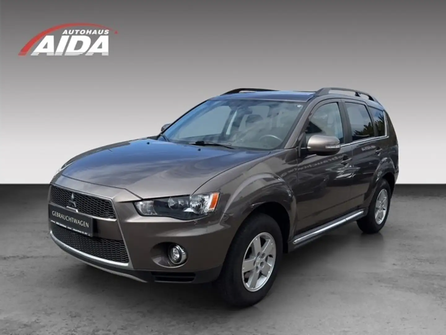 Mitsubishi Outlander 2.0 MIVEC  Invite *AUTOMATIK* Bruin - 1