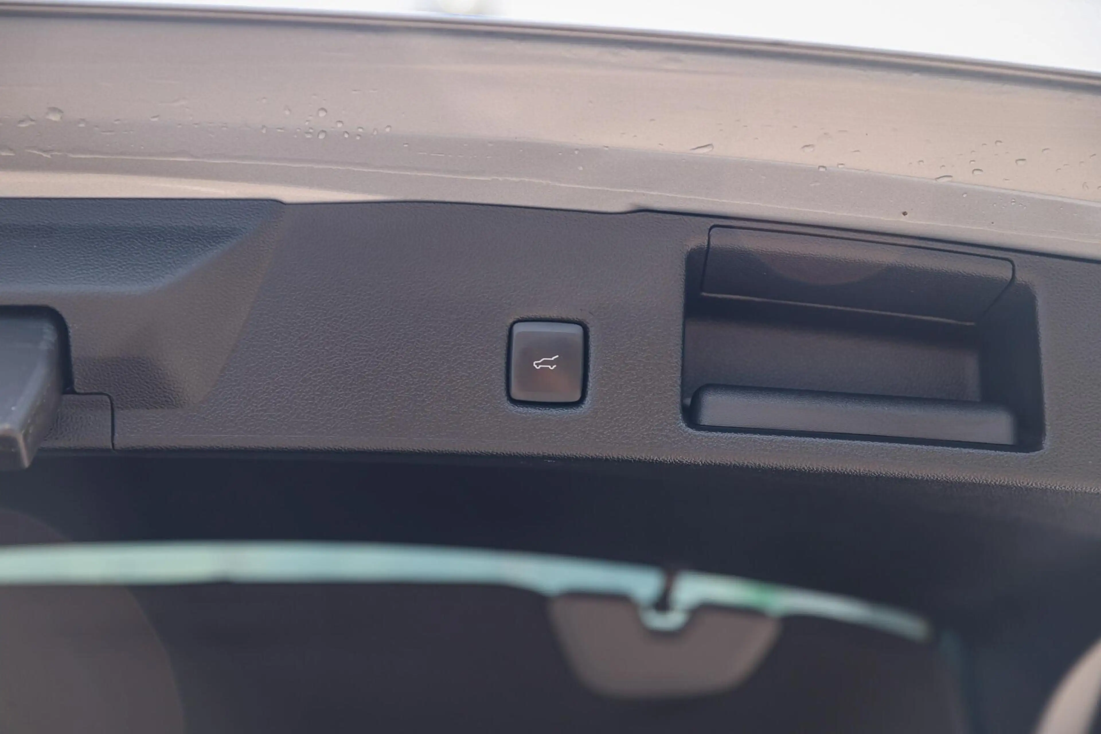 Ford Kuga 2.5 PHEV ST-Line X PANO TREKHAAK CRUISE HEAD UP CA — photo 17