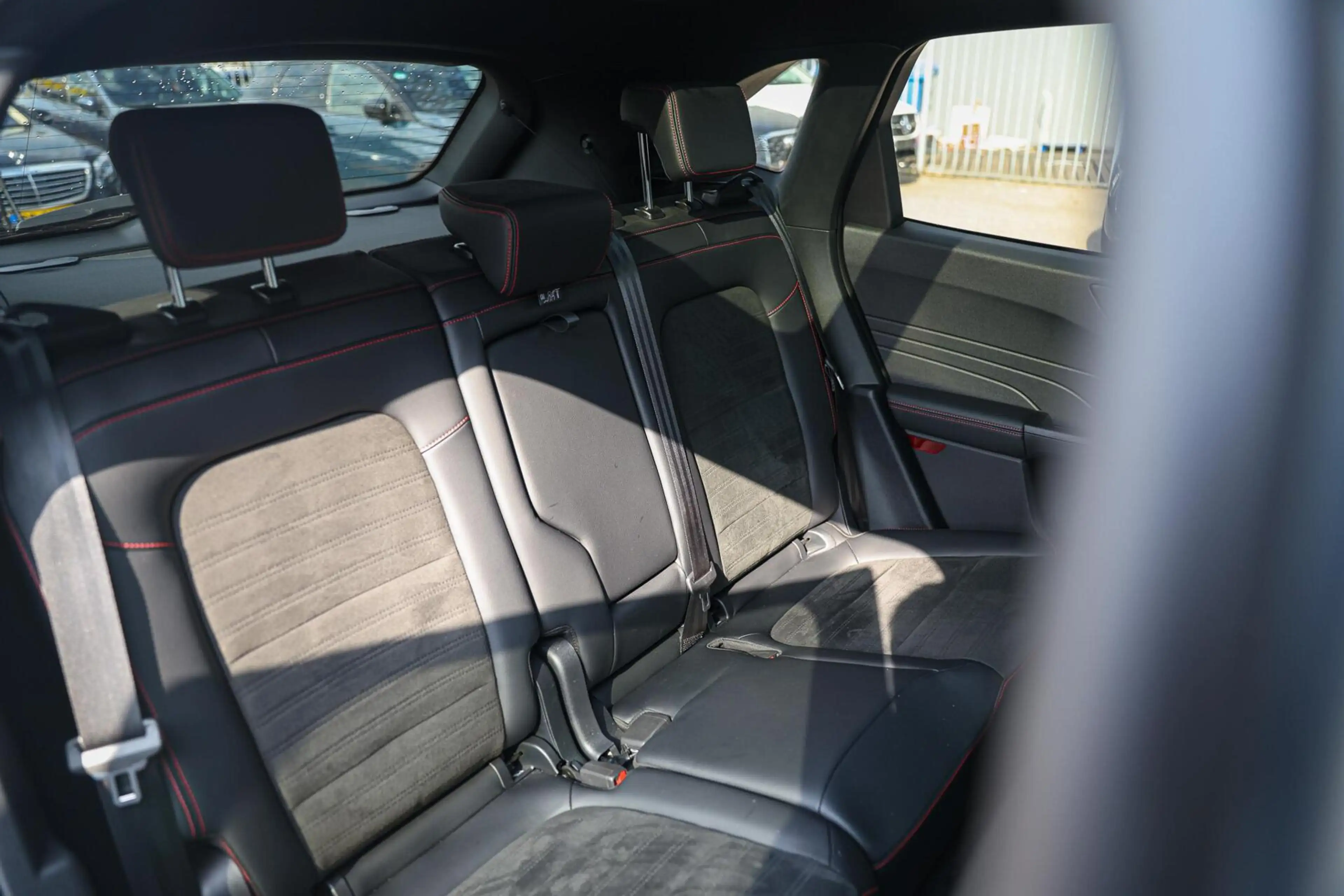Ford Kuga 2.5 PHEV ST-Line X PANO TREKHAAK CRUISE HEAD UP CA — photo 14