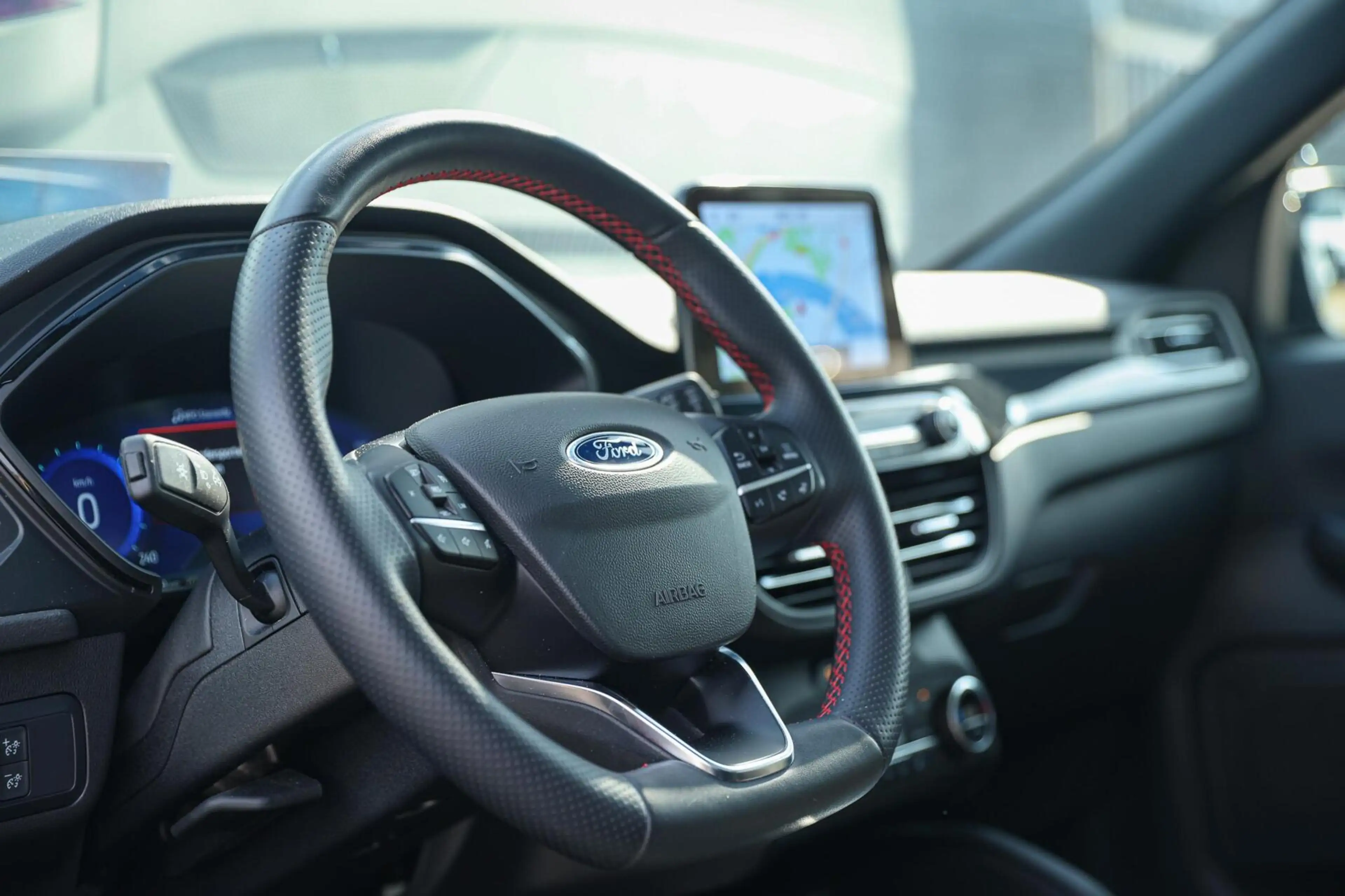 Ford Kuga 2.5 PHEV ST-Line X PANO TREKHAAK CRUISE HEAD UP CA — photo 16