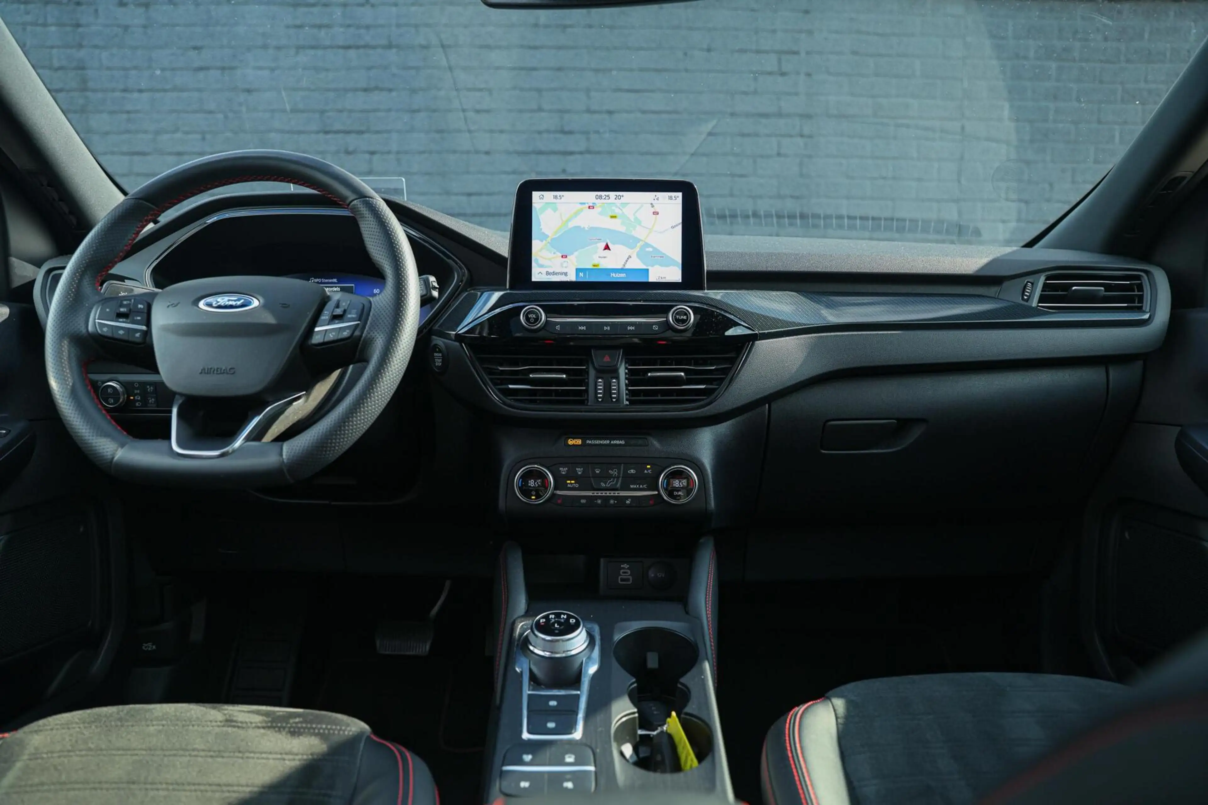 Ford Kuga 2.5 PHEV ST-Line X PANO TREKHAAK CRUISE HEAD UP CA — photo 23