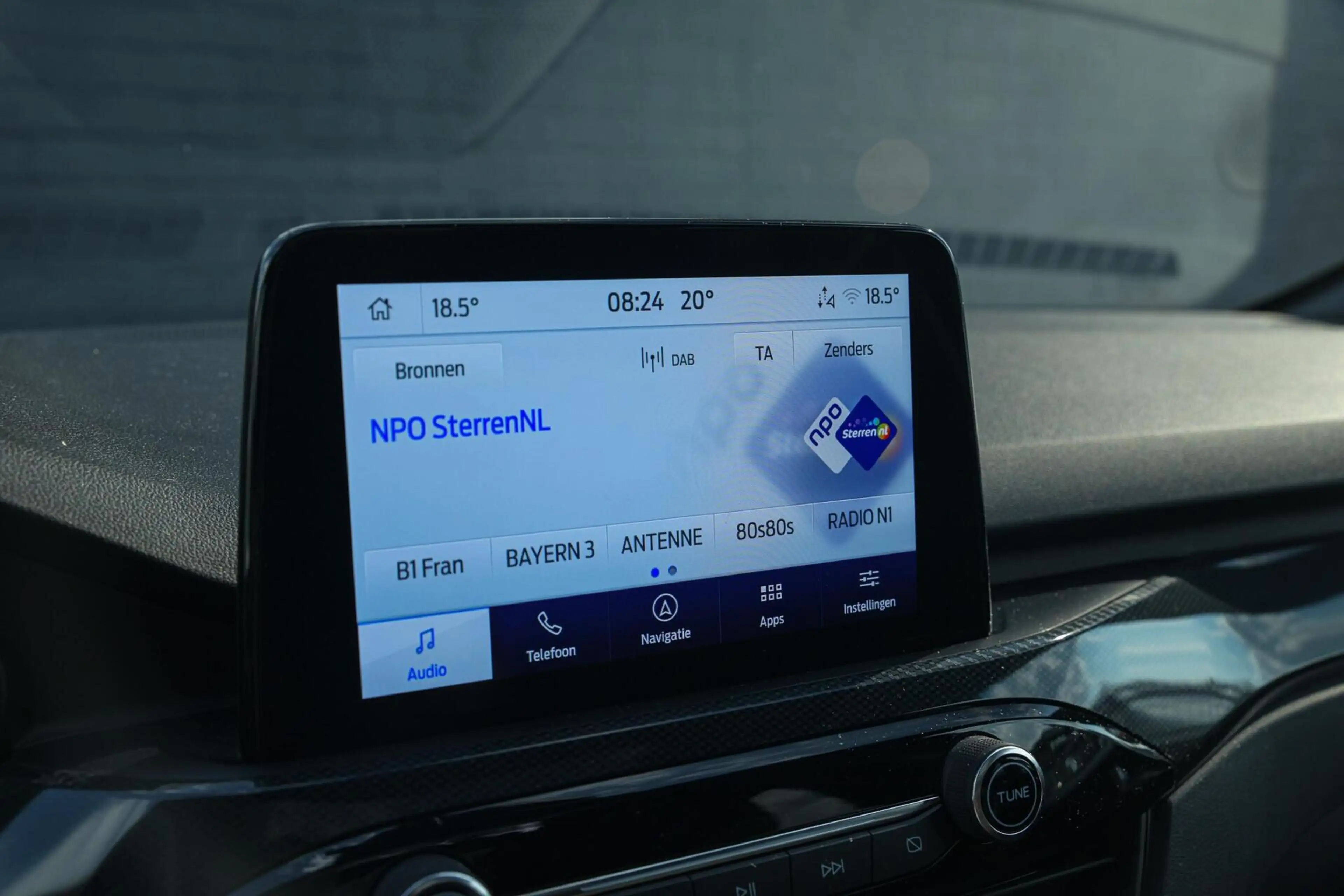 Ford Kuga 2.5 PHEV ST-Line X PANO TREKHAAK CRUISE HEAD UP CA — photo 22