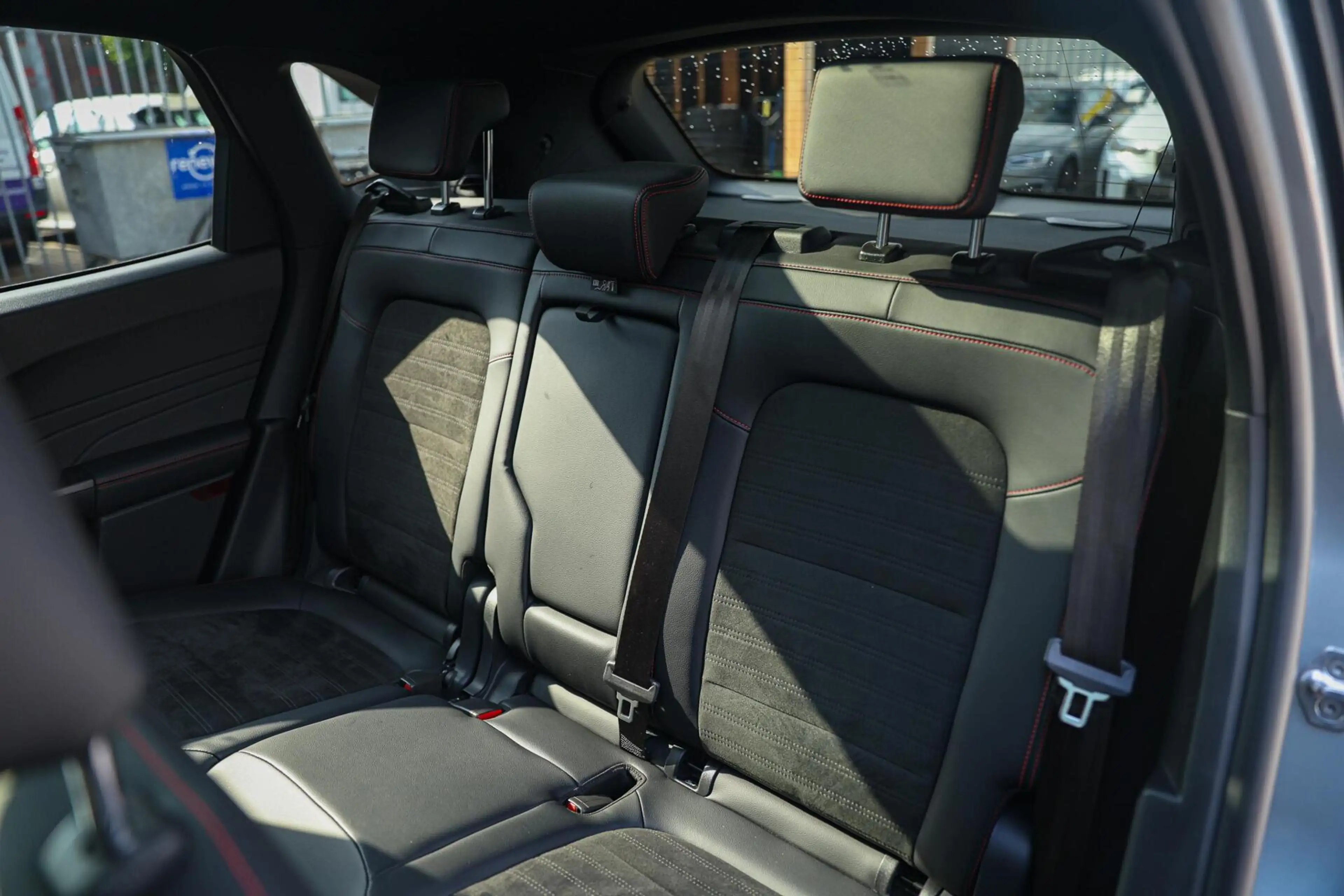 Ford Kuga 2.5 PHEV ST-Line X PANO TREKHAAK CRUISE HEAD UP CA — photo 24