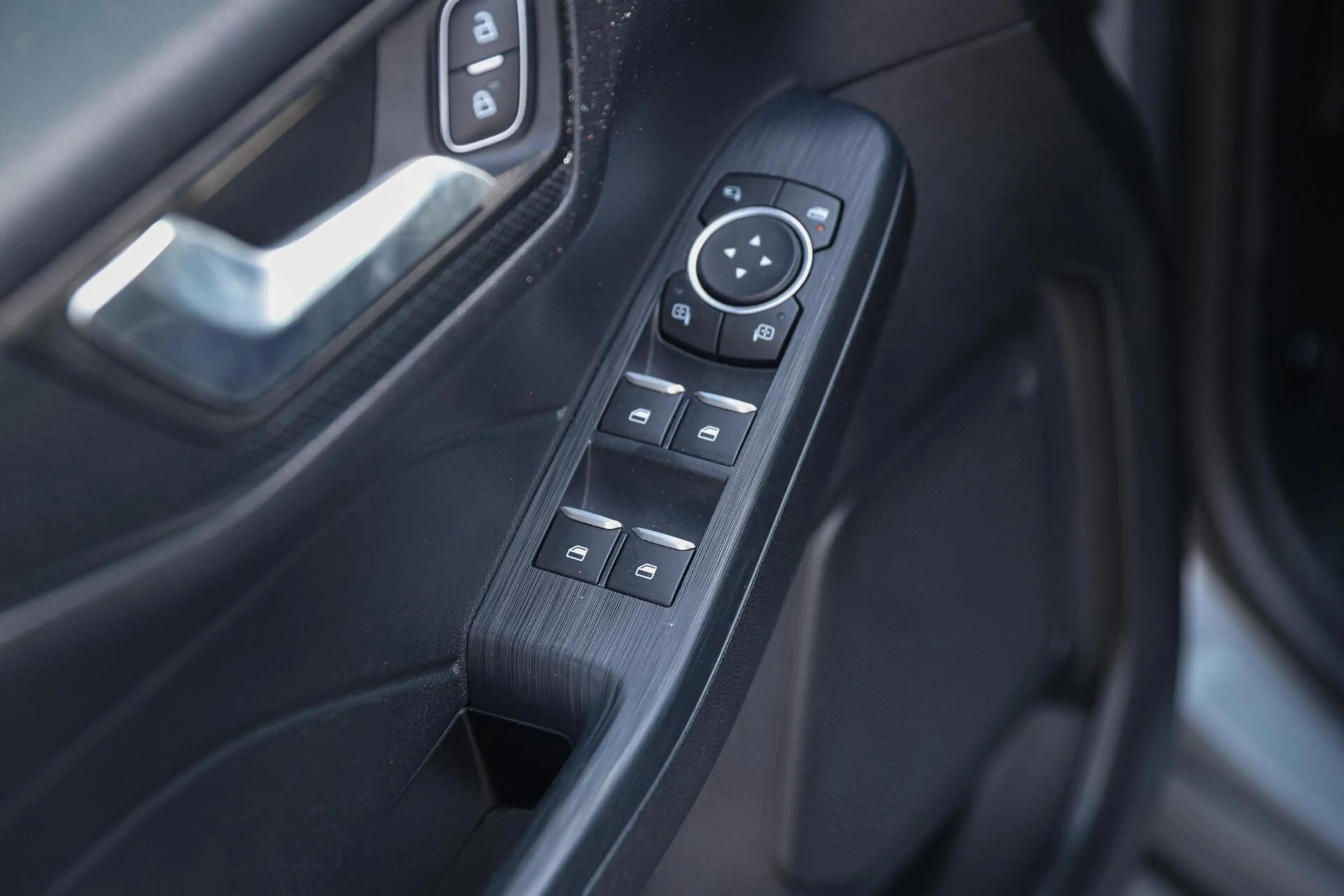 Ford Kuga 2.5 PHEV ST-Line X PANO TREKHAAK CRUISE HEAD UP CA — photo 26