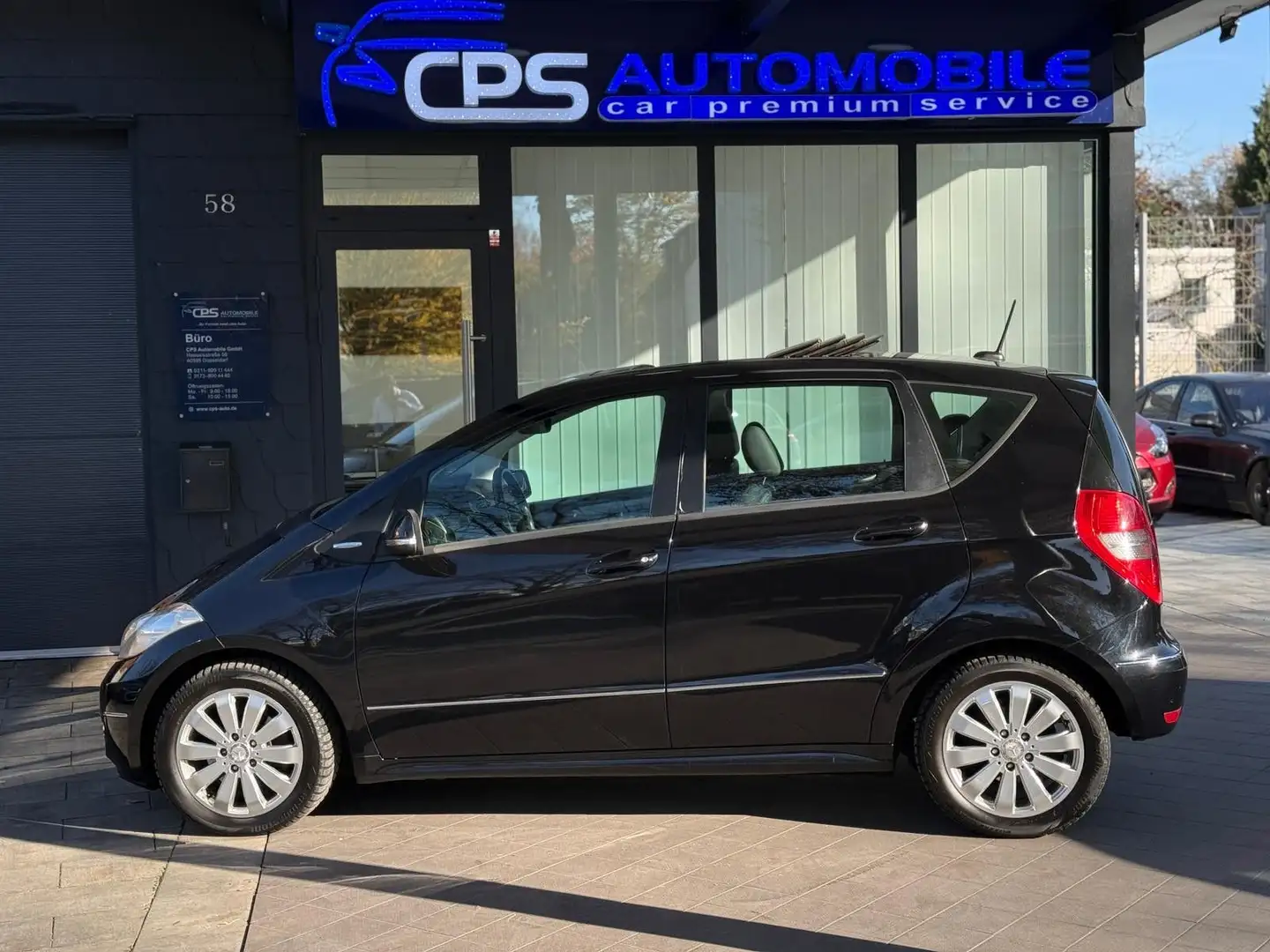 Mercedes-Benz A 200 Sport Edition | Avantgarde | Automatik Schwarz - 2