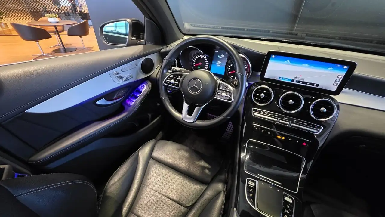 Mercedes-Benz GLC снимка Mercedes-Benz GLC