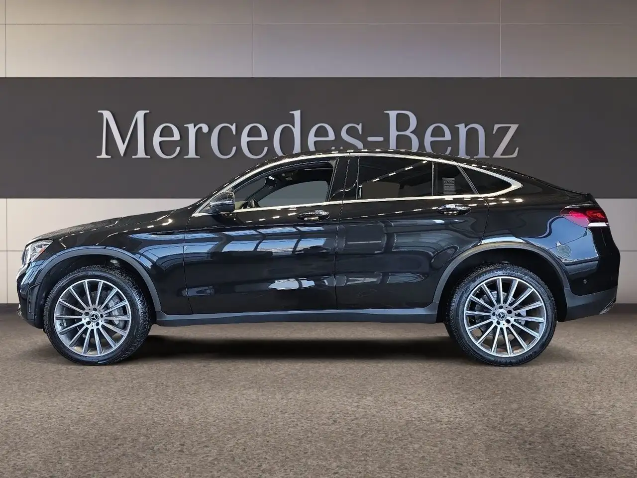 Mercedes-Benz GLC снимка Mercedes-Benz GLC