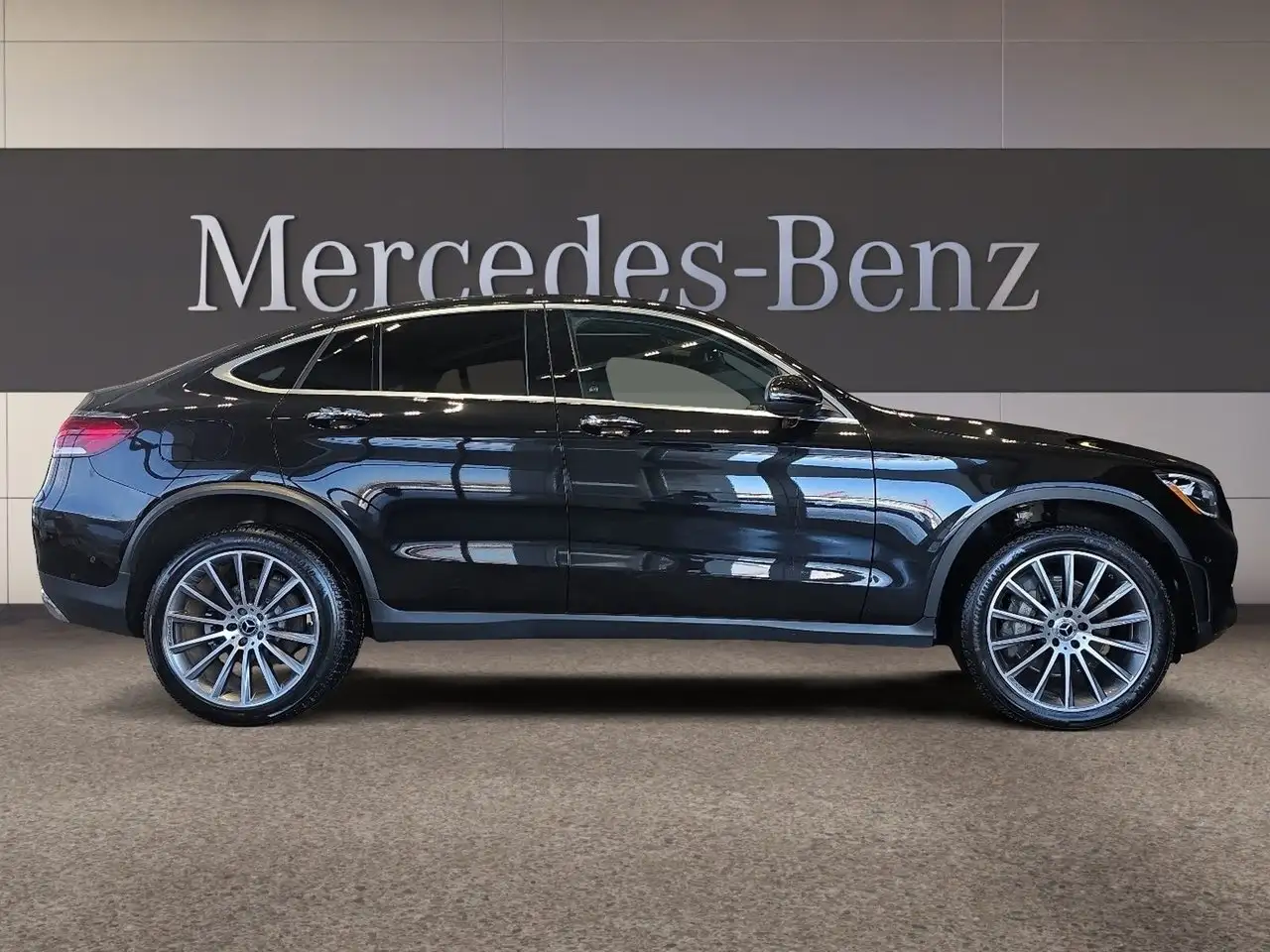 Mercedes-Benz GLC снимка Mercedes-Benz GLC