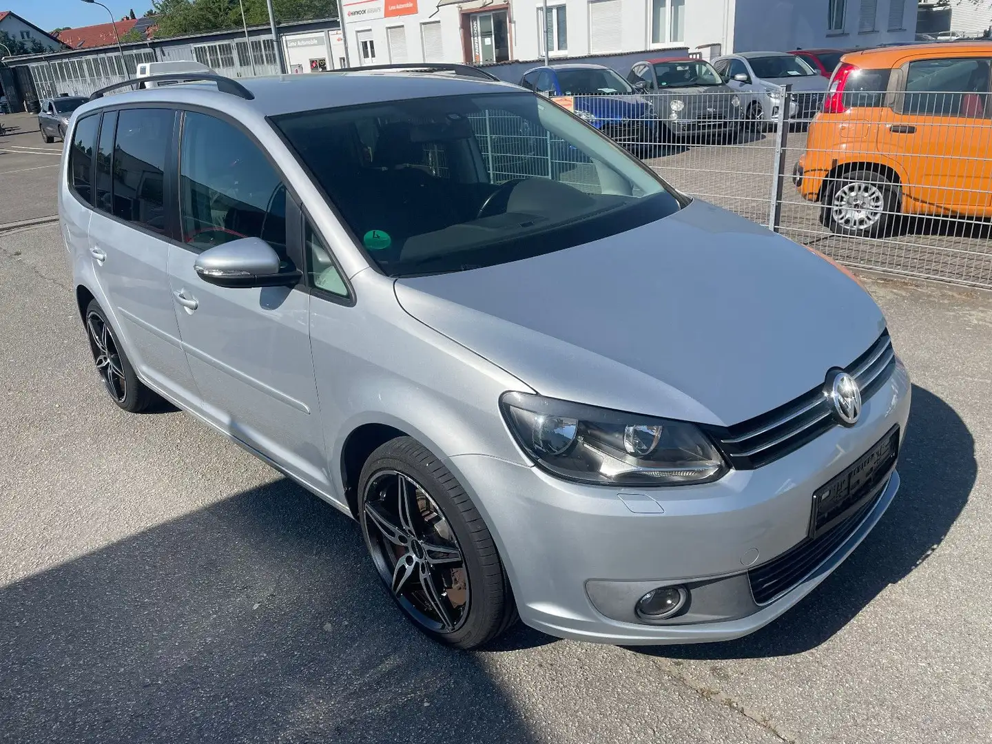 Volkswagen Touran Comfortline/Euro5 Plateado - 2