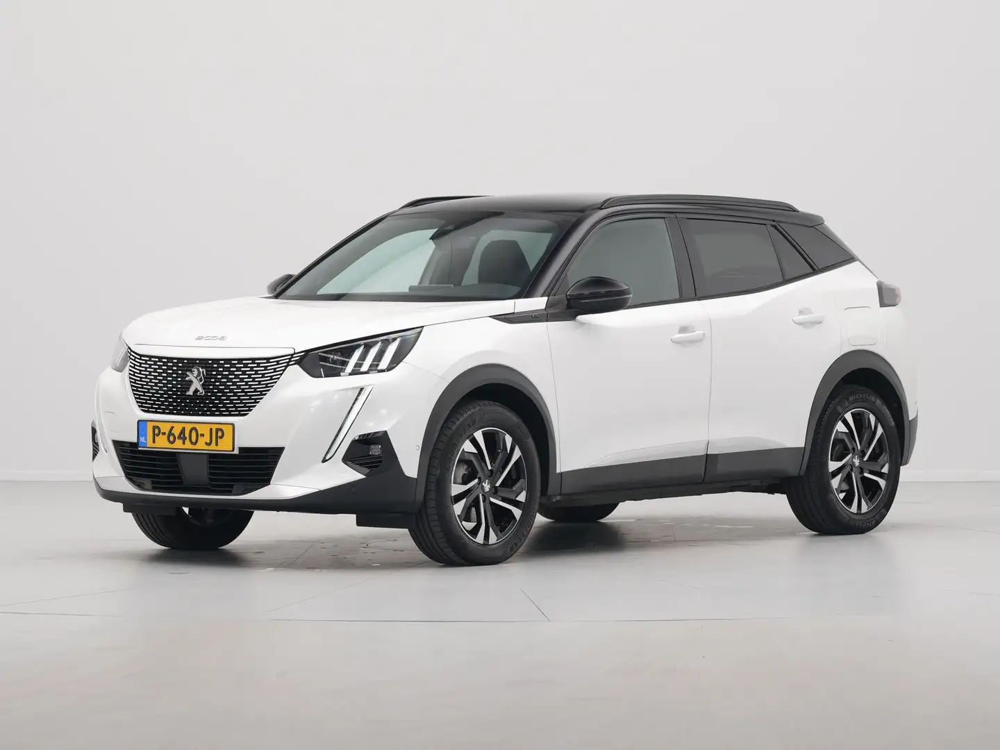 Peugeot e-2008 EV GT 50 kWh 136pk Navigatie Camera Side Assist 12 Wit - 2