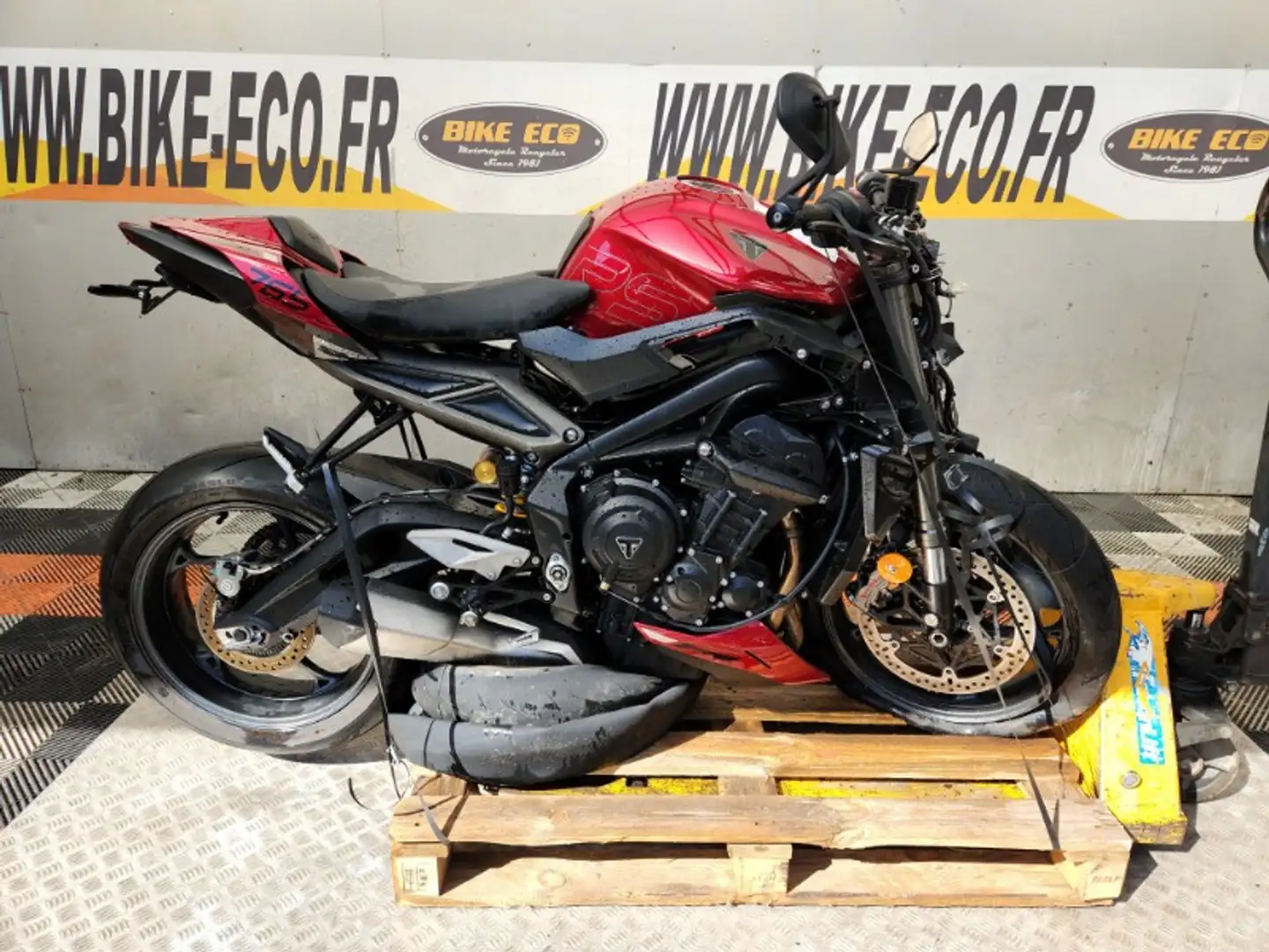 Triumph Street Triple 765 Czerwony - 1