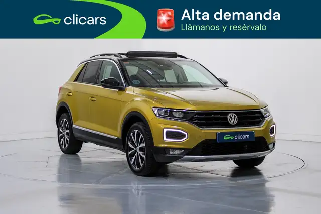 Volkswagen T-Roc view 3