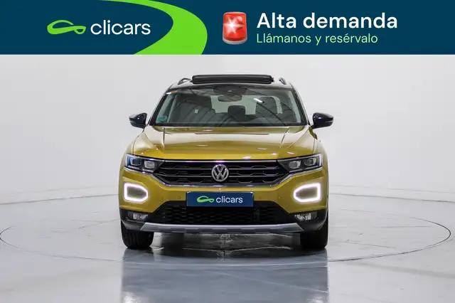 Volkswagen T-Roc view 2