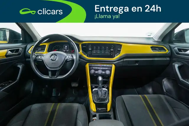 Volkswagen T-Roc view 13