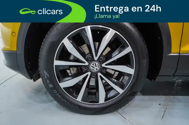 Volkswagen T-Roc view 11