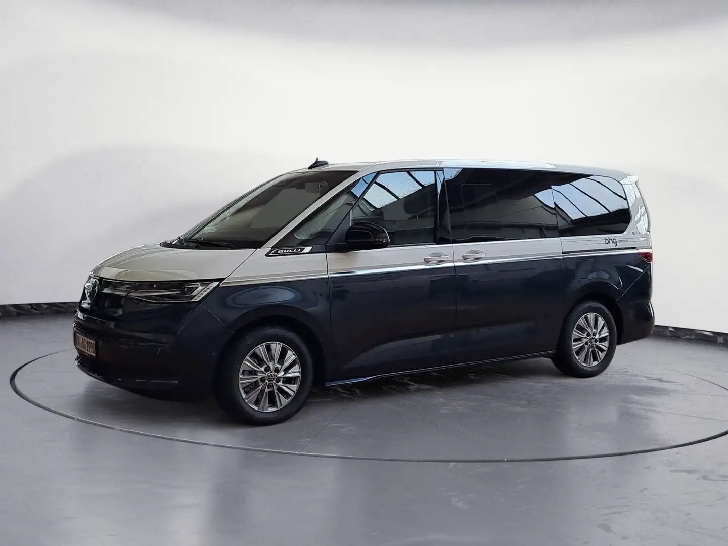 Volkswagen T7 Multivan Life 2,0 l TDI SCR Front antrieb 7-Gang Weiß - 1