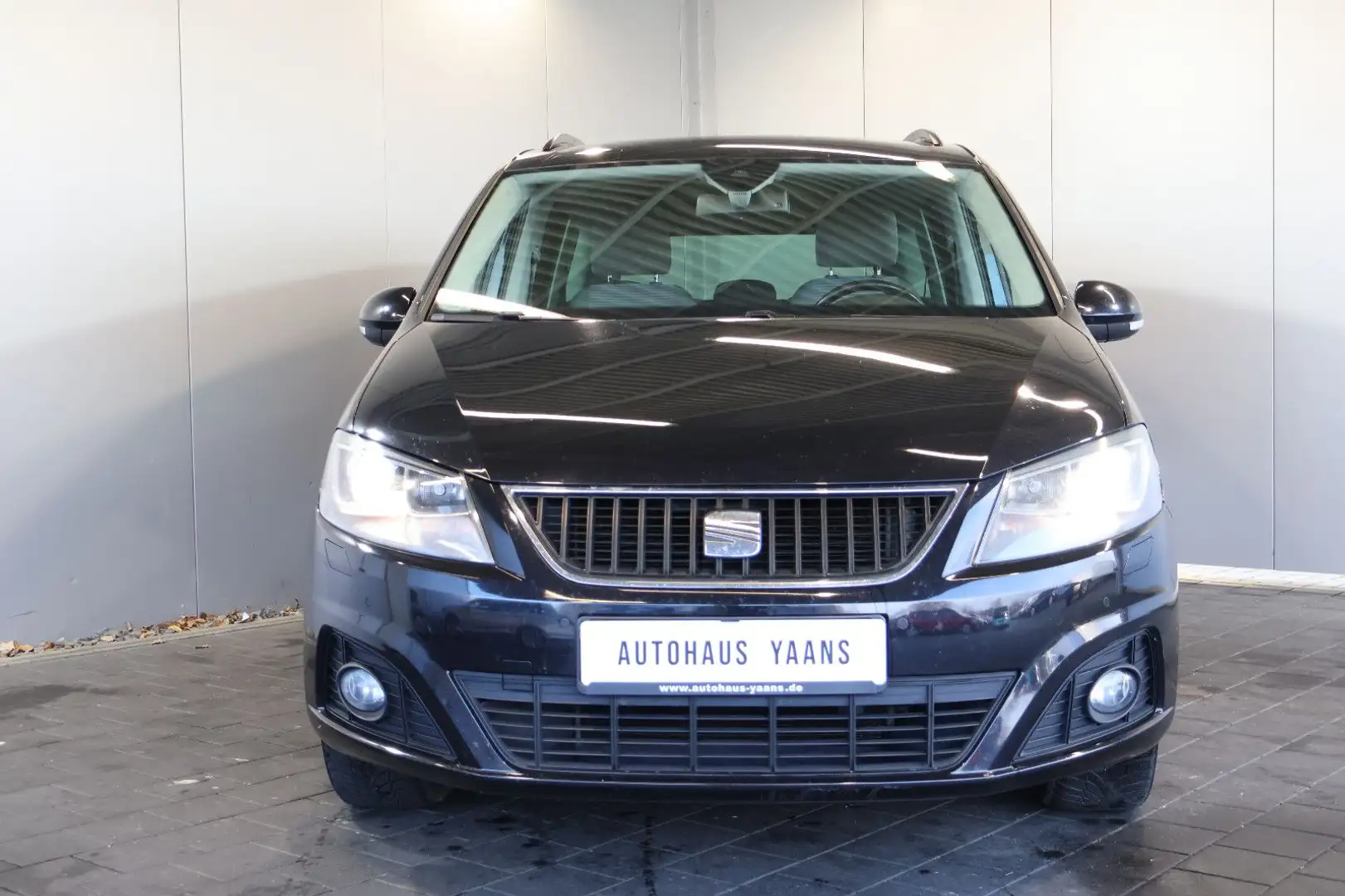 SEAT Alhambra 2.0 TDI Style NAVI+XEN+LANE+AHK+7 SITZE Schwarz - 2