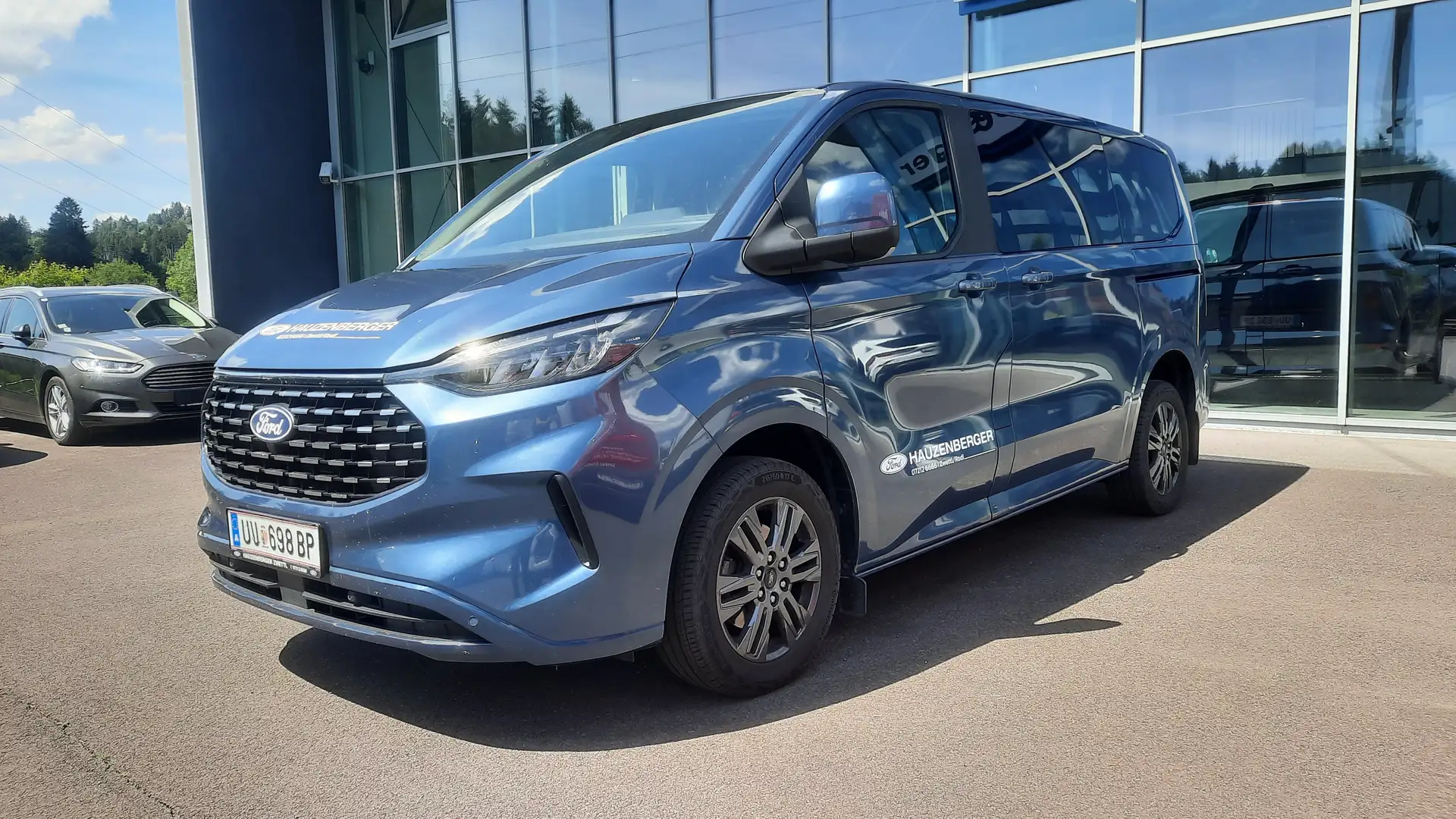 Ford Tourneo Custom Titanium Bus 2,0 EcoBlue 320 L1H1 FWD 8-Sitzer|AHV Blau - 2